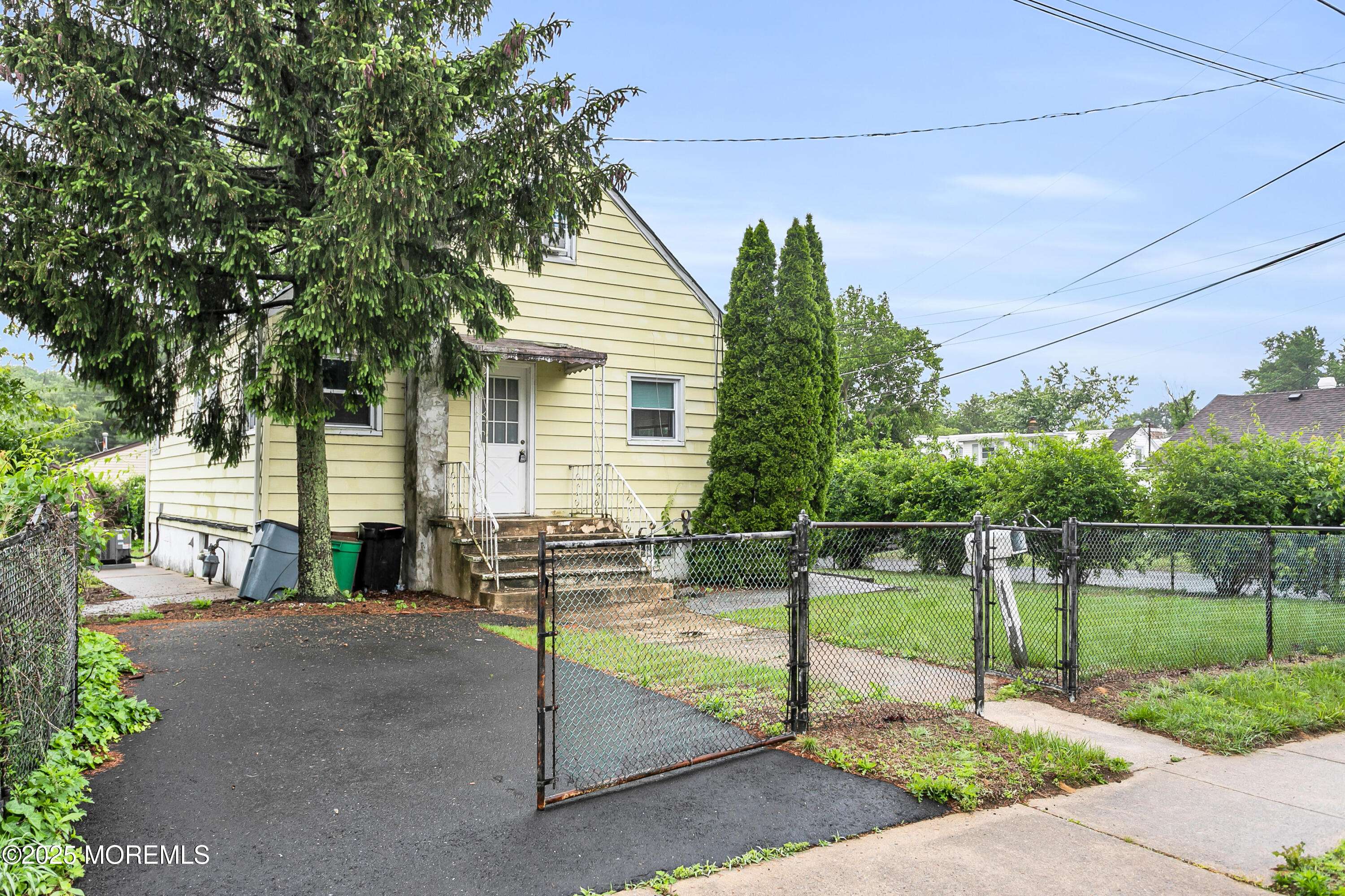 Keyport, NJ 07735,203 Orchard Street
