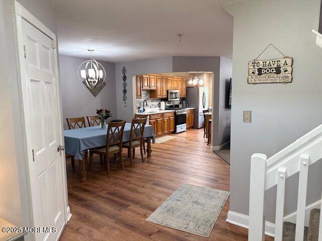 Manalapan, NJ 07726,372 Oak Knoll Drive