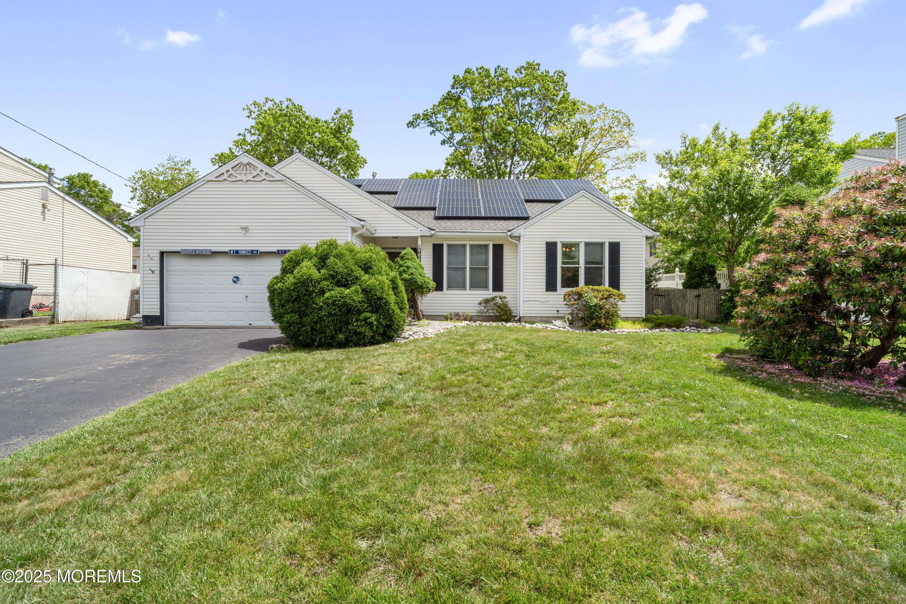 Manahawkin, NJ 08050,385 Mermaid Drive