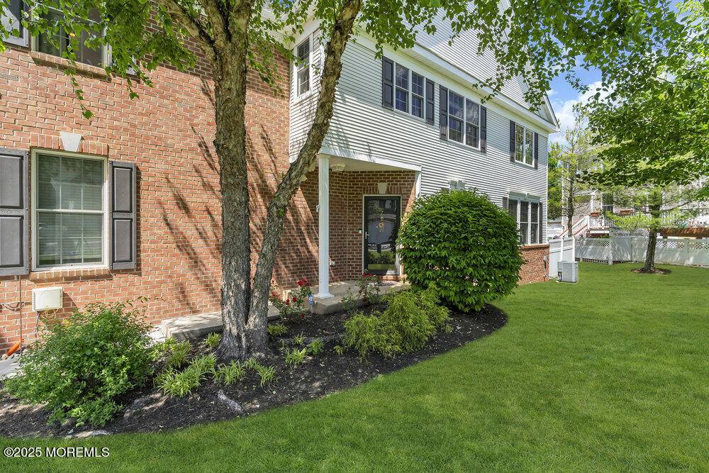 Manalapan, NJ 07726,7 Hummingbird Drive
