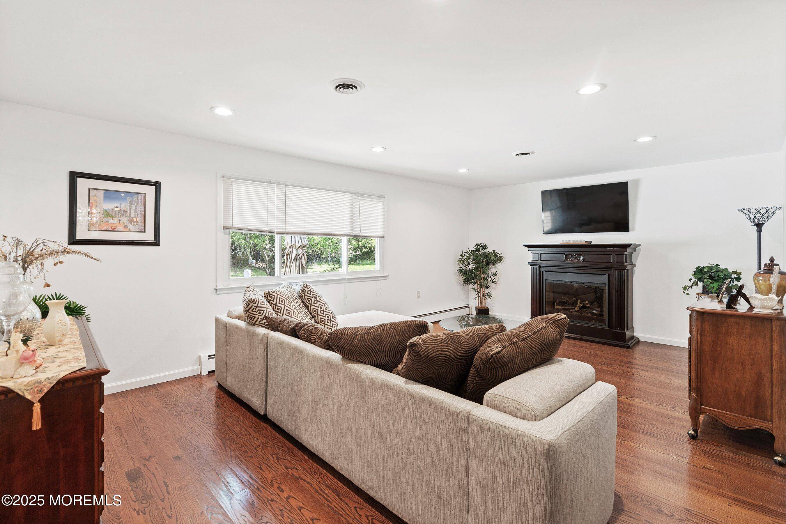 Toms River, NJ 08757,152 Biabou Drive