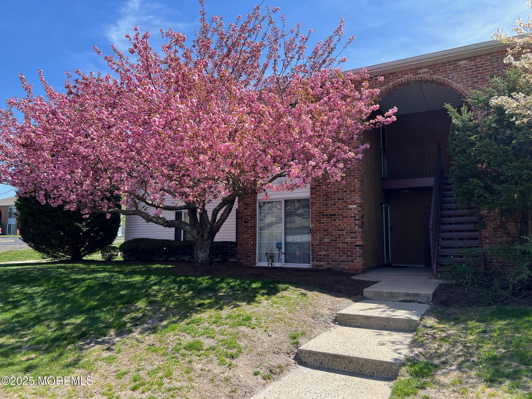 Tinton Falls, NJ 07753,32 Frontier Way