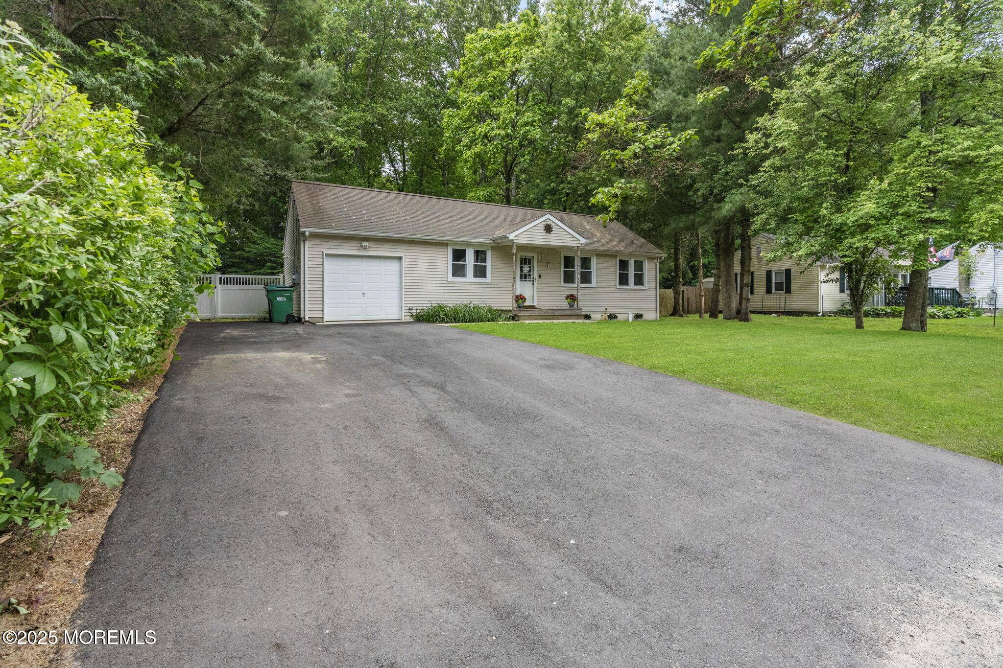 New Egypt, NJ 08533,18 Oak Lane