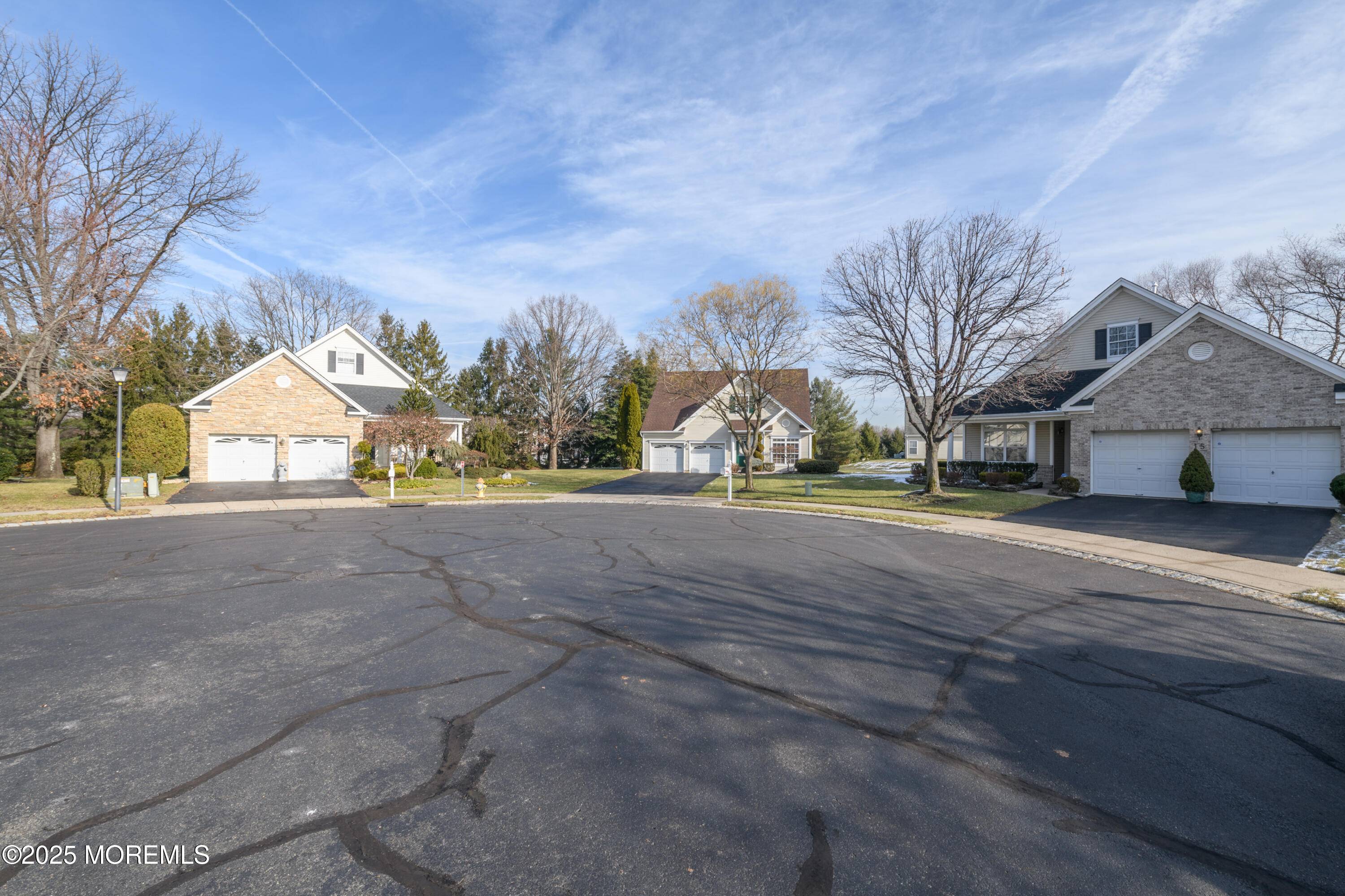 Holmdel, NJ 07733,16 Hyacinth Court