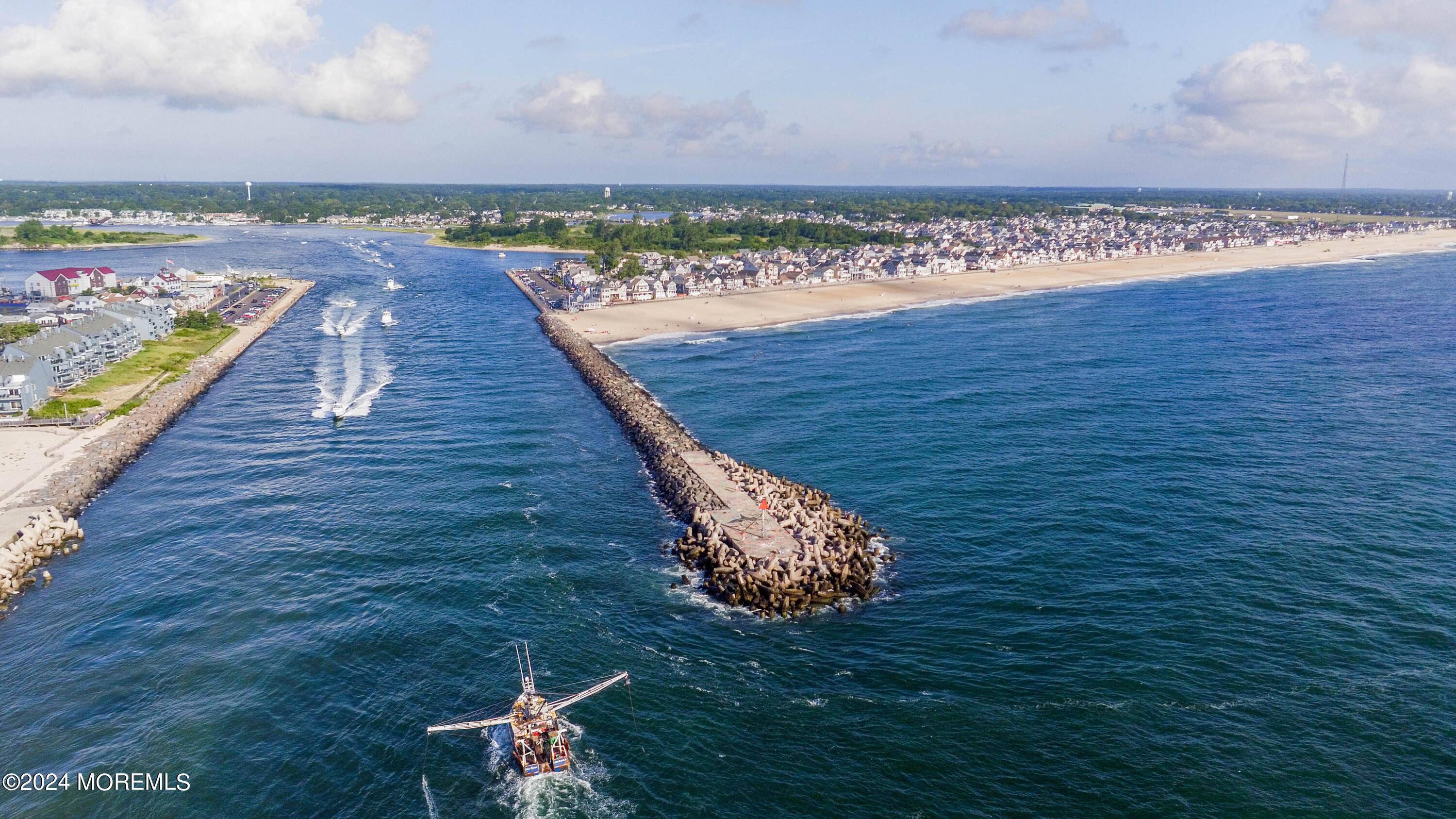 Manasquan, NJ 08736,34 Broad Street #306