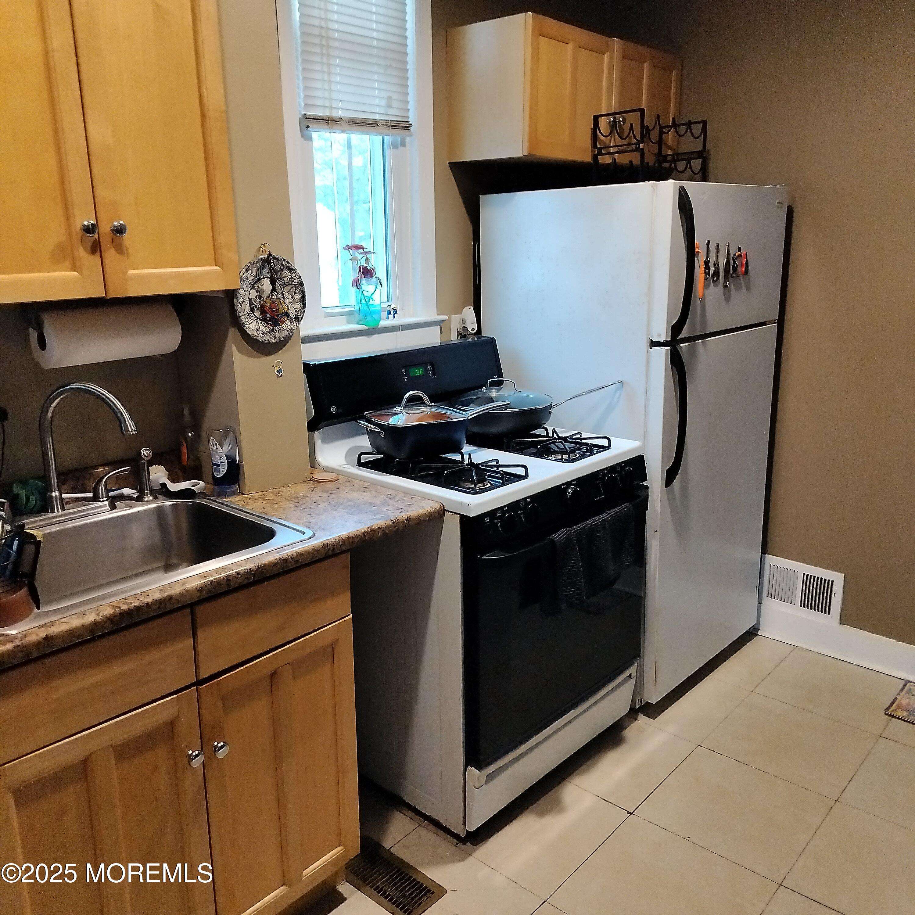 Asbury Park, NJ 07712,410 Sixth Avenue ##1E