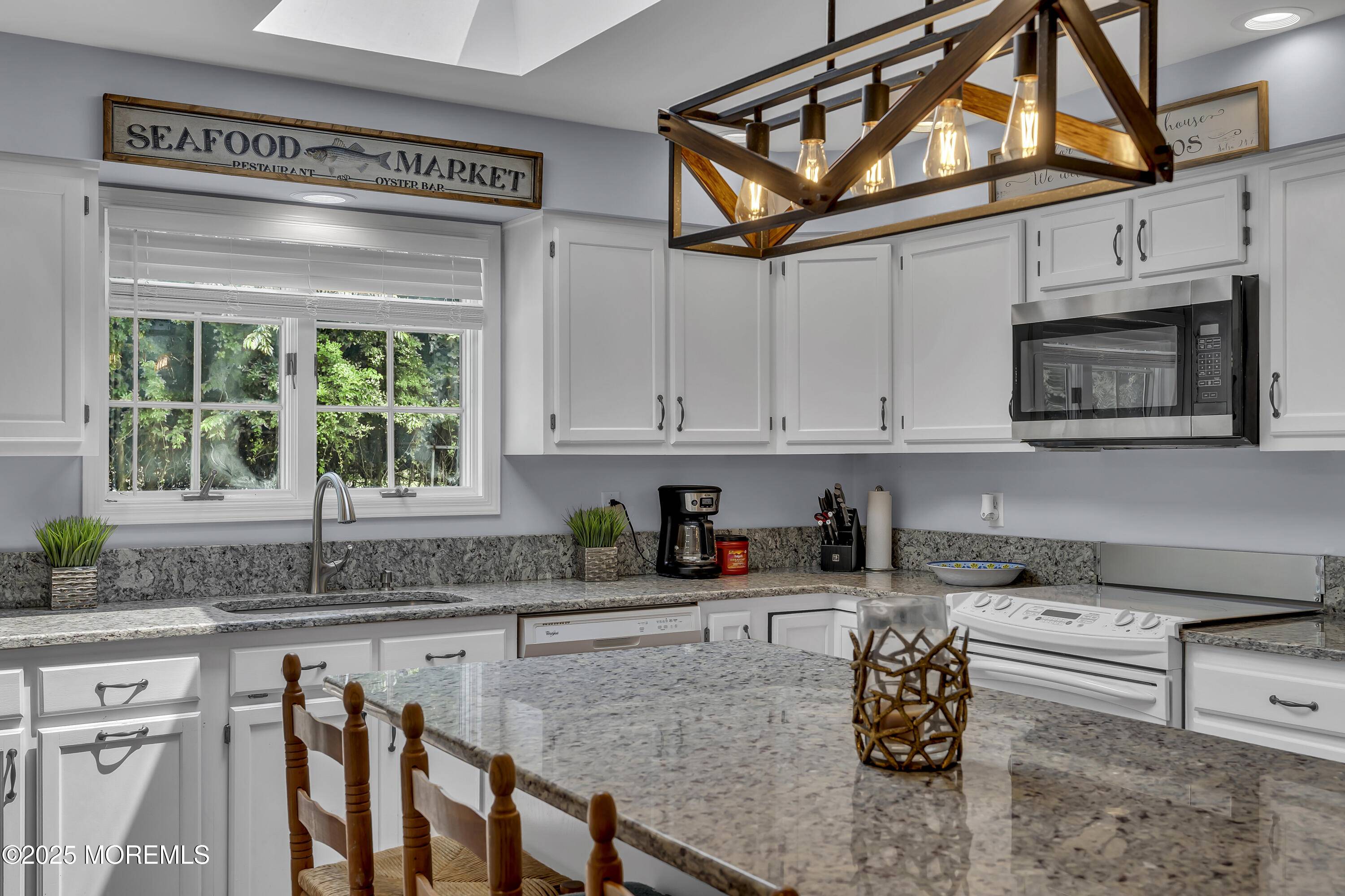 Eatontown, NJ 07724,7 Elizabeth Parkway