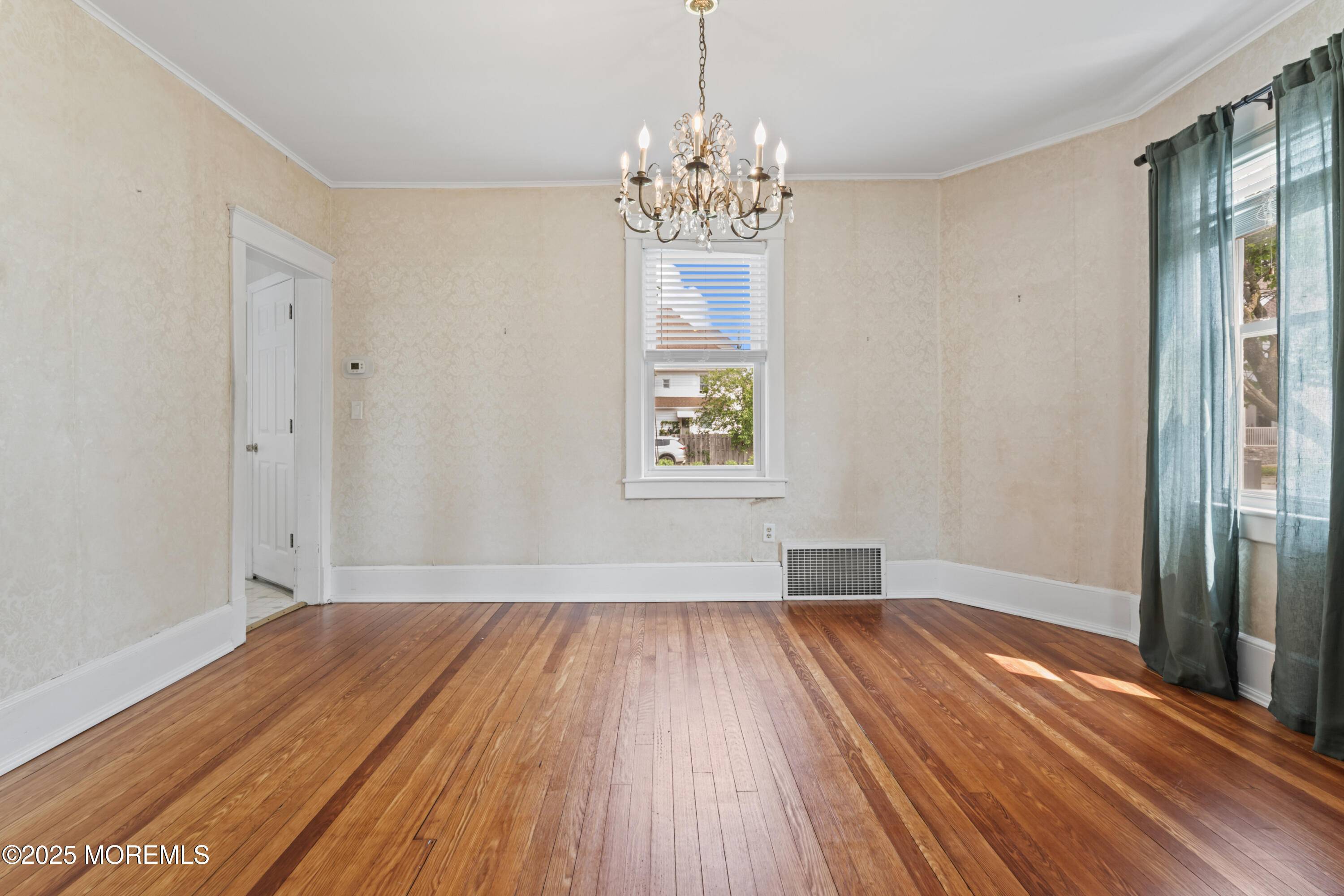 Red Bank, NJ 07701,42 Chestnut Street