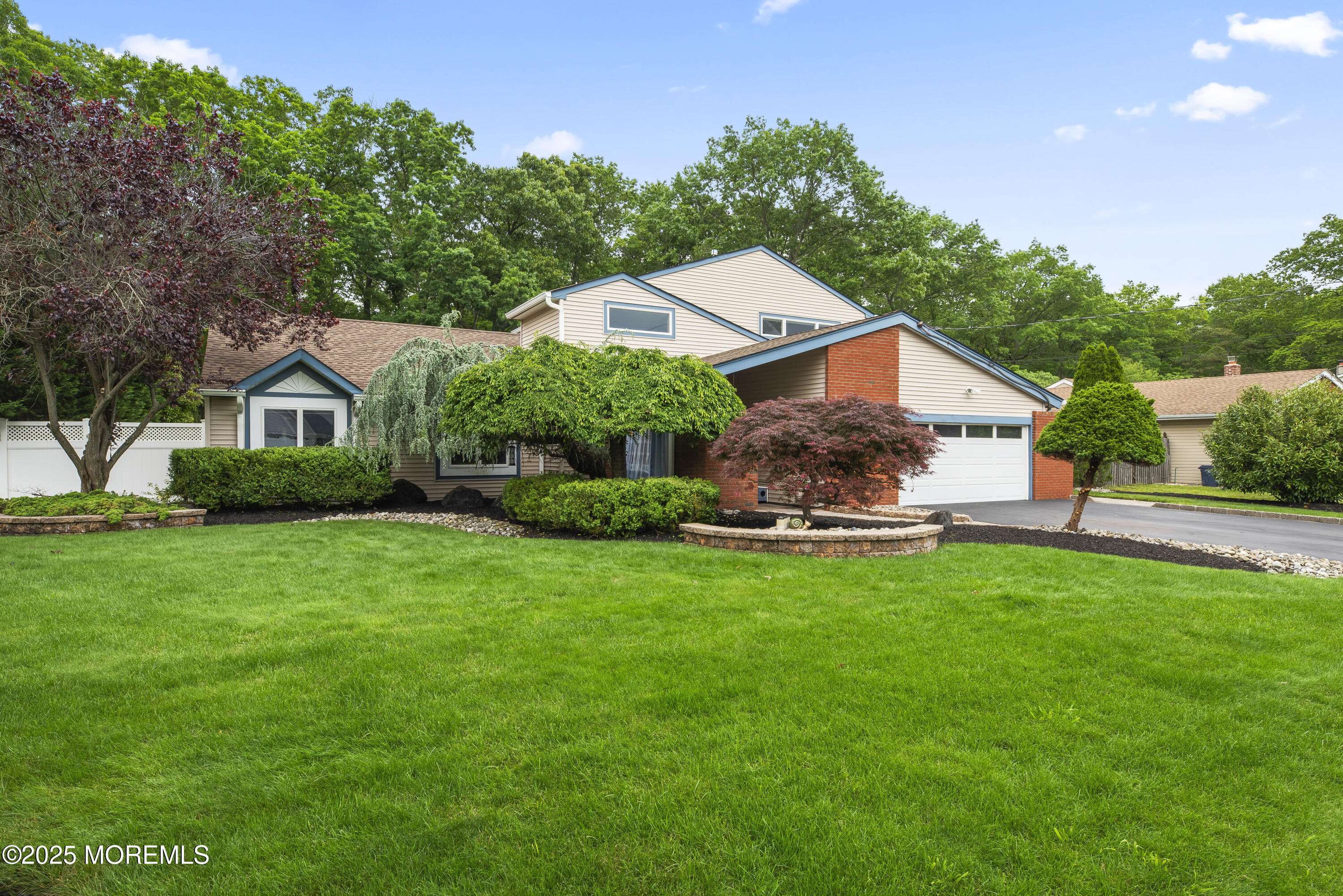 Howell, NJ 07731,28 Sugarbush Road
