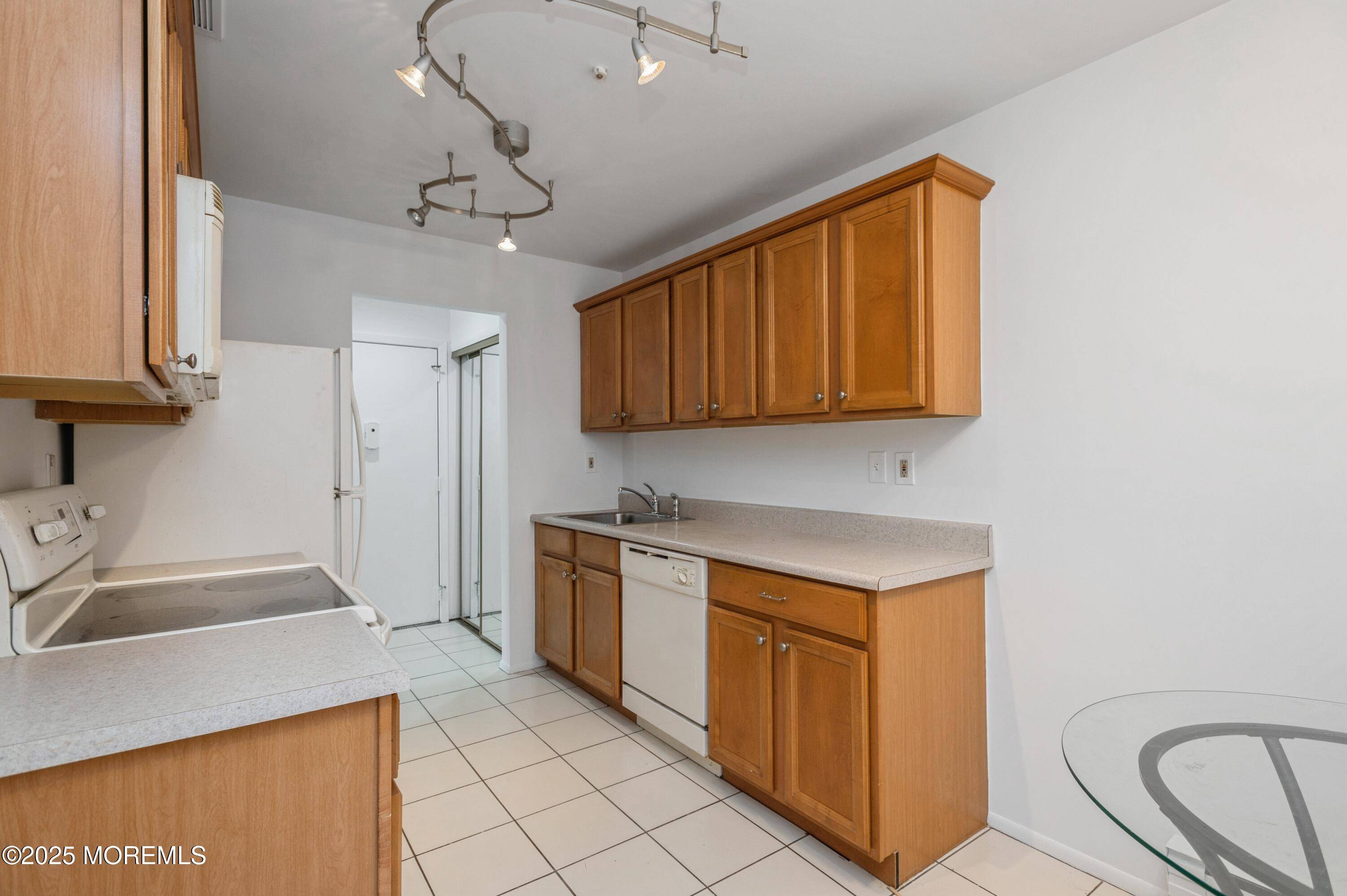 Manalapan, NJ 07726,58 Amberly Drive #E