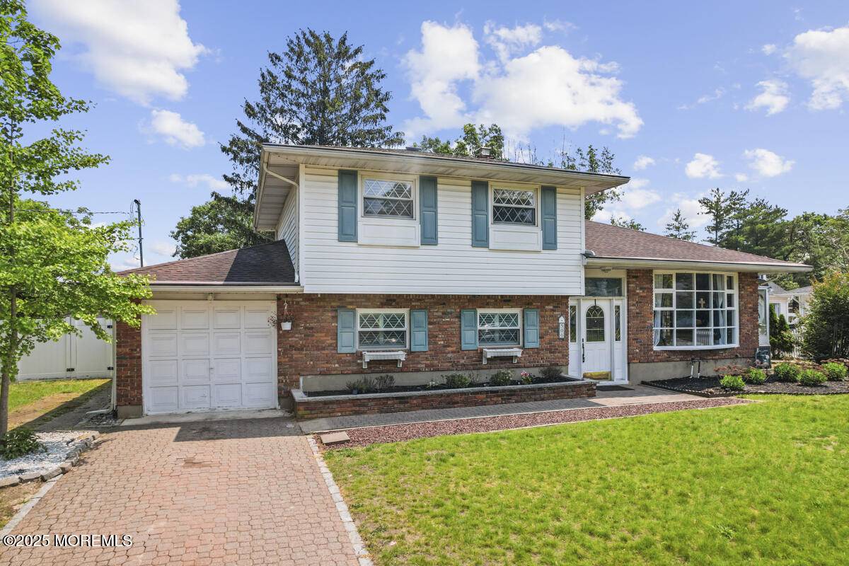 Howell, NJ 07731,50 Burton Drive