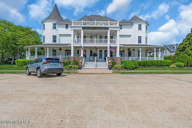 Spring Lake, NJ 07762,200 Monmouth Avenue #7