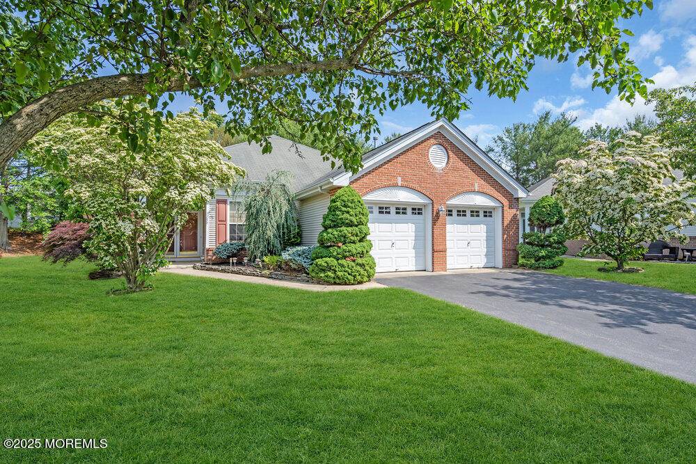 Lakewood, NJ 08701,14 Gardenways Court