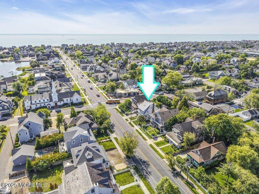 Bay Head, NJ 08742,129 Bridge Avenue
