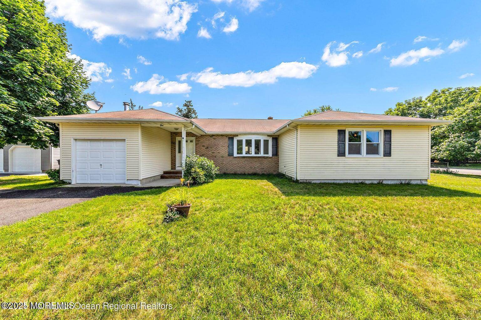 Toms River, NJ 08753,1 Bough Court