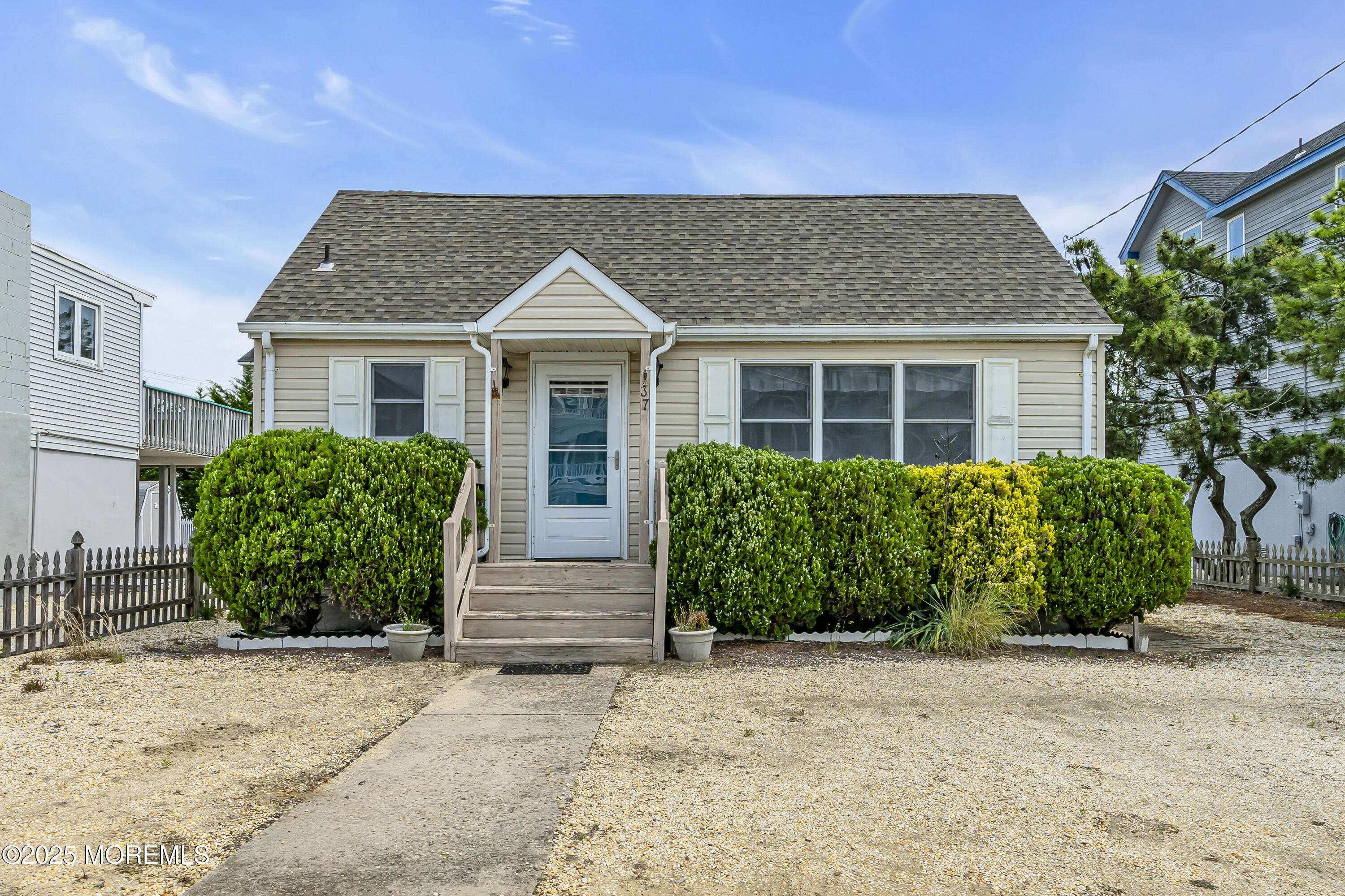 Surf City, NJ 08008,37 N 4th Street