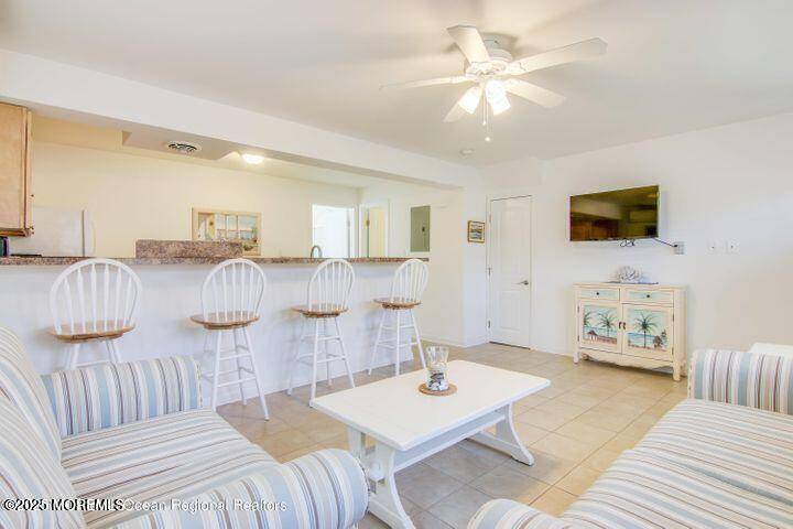 Sea Bright, NJ 07760,1488 Ocean Avenue #8