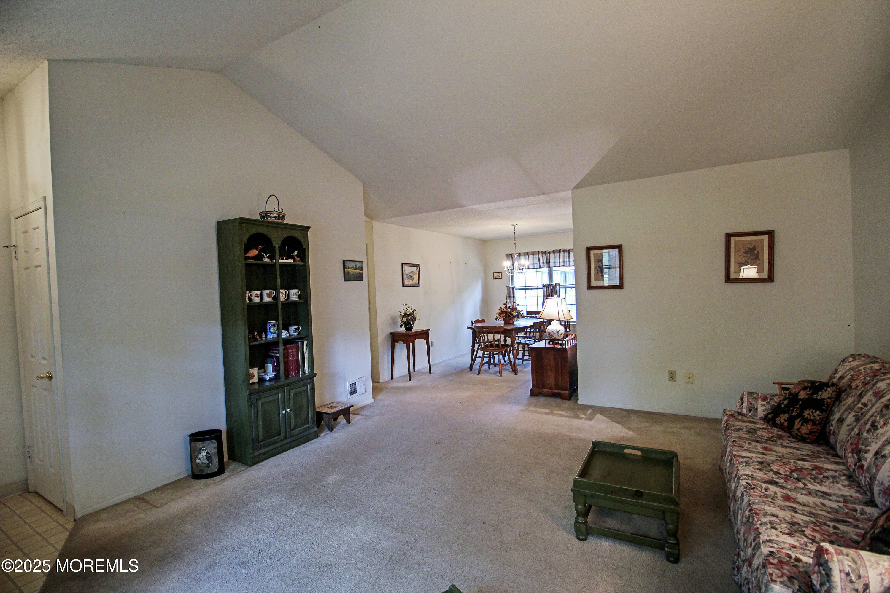 Whiting, NJ 08759,612 Petunia Lane S