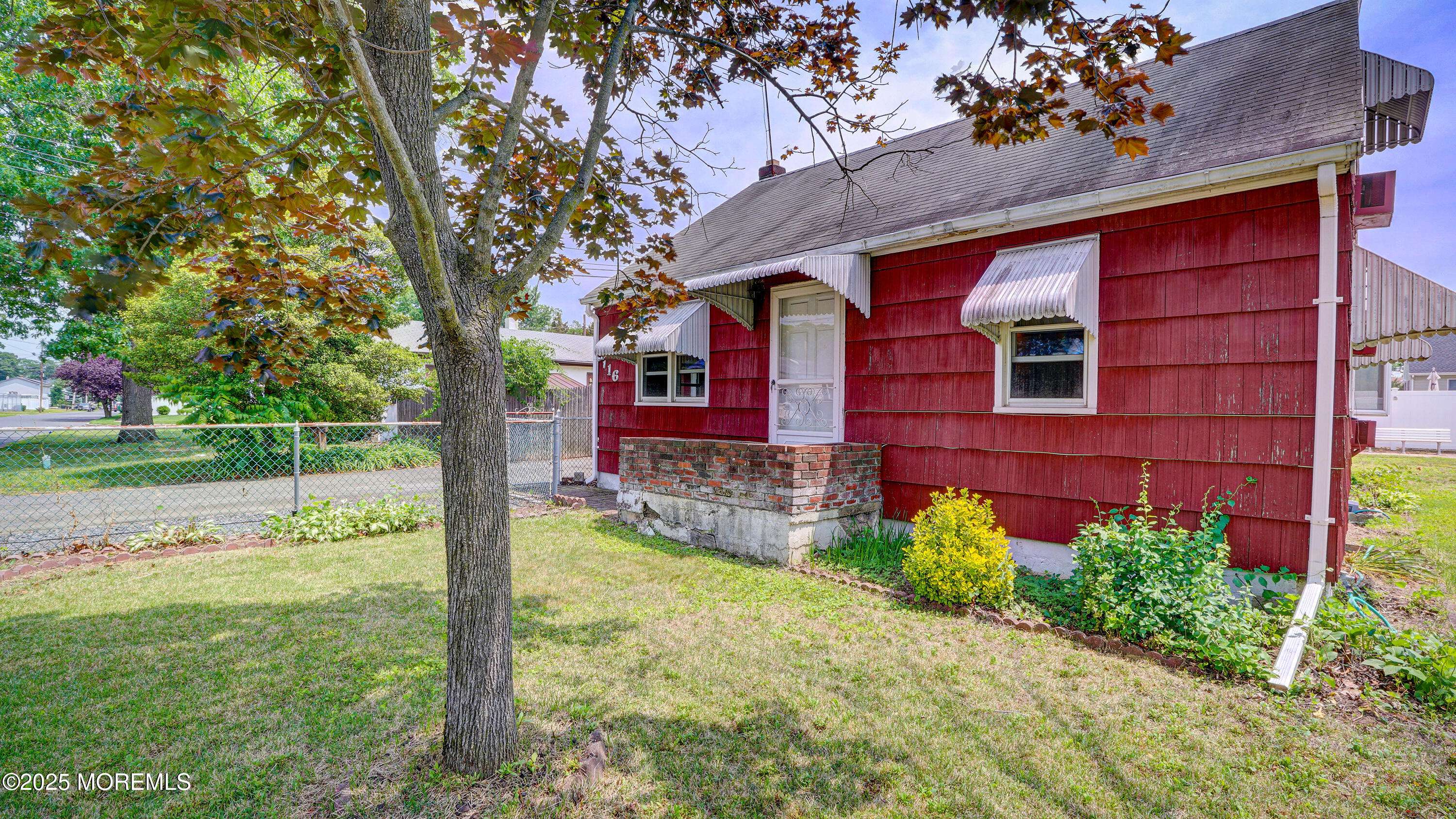 Hazlet, NJ 07734,116 Hudson Avenue