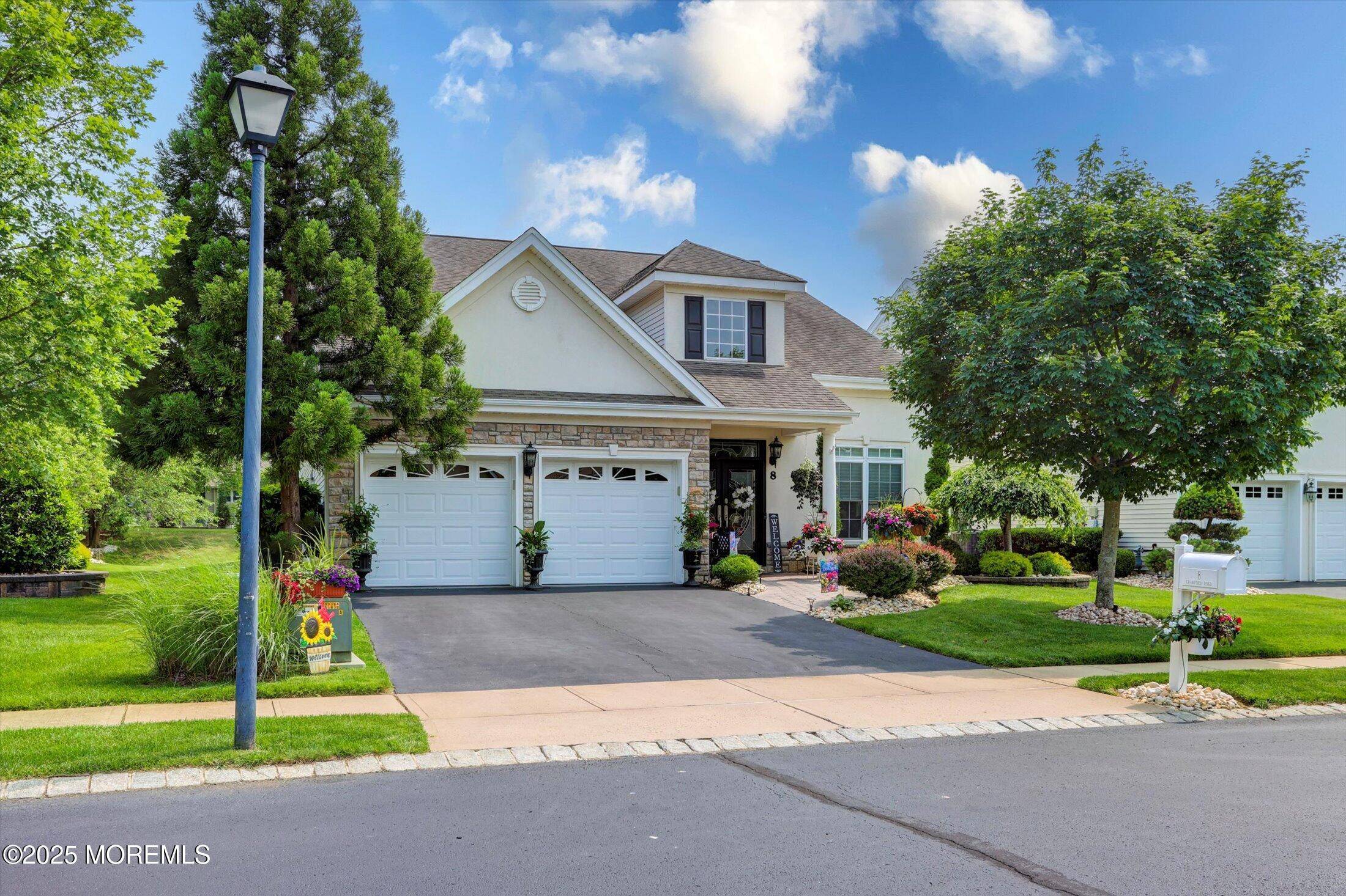 Manalapan, NJ 07726,8 Crawford Road