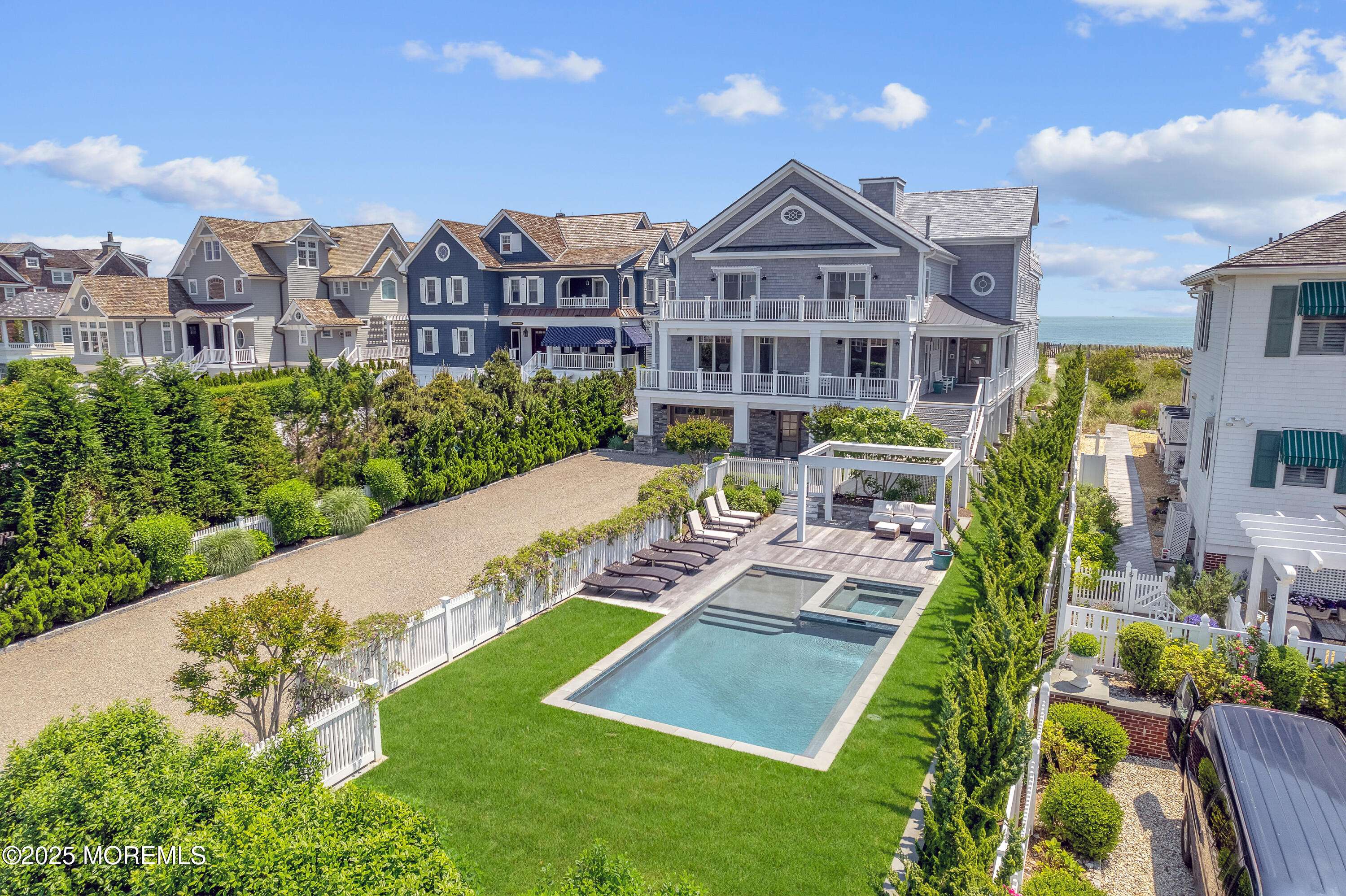 Mantoloking, NJ 08738,1055 Ocean Avenue