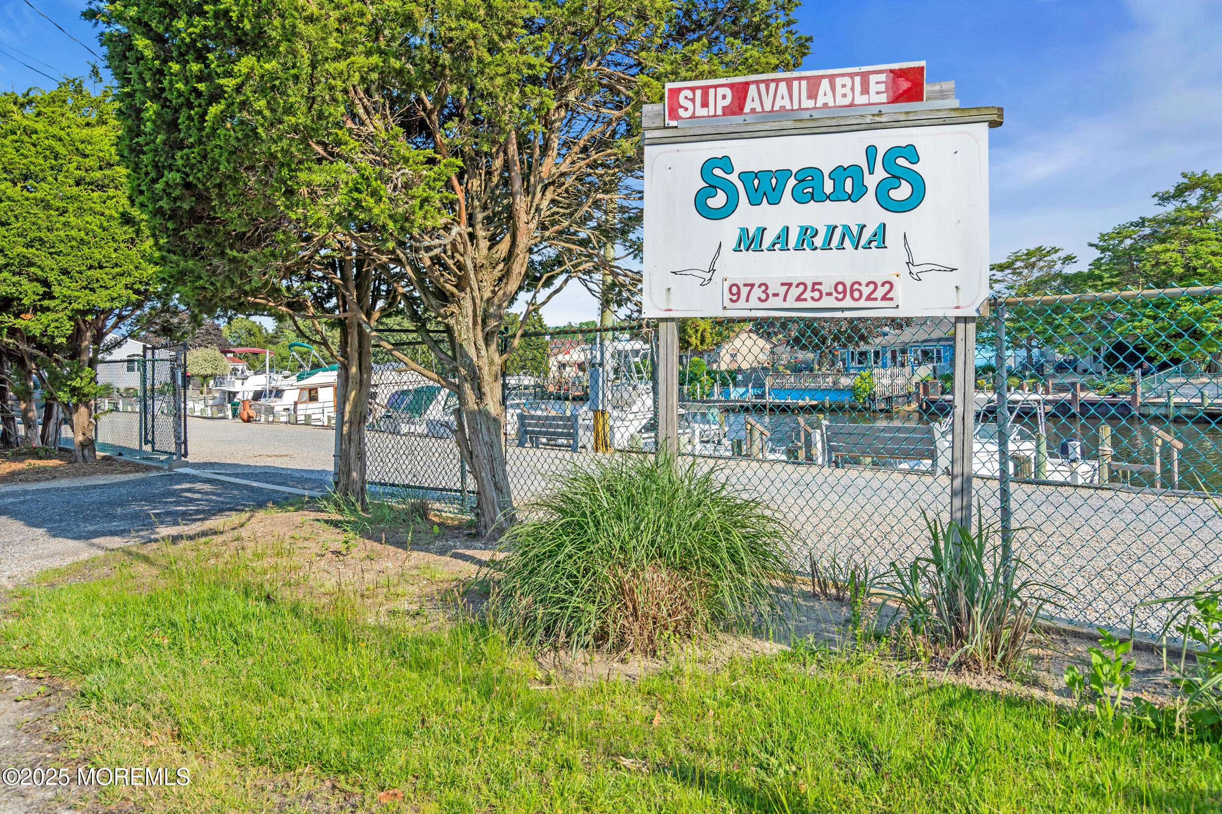 Lanoka Harbor, NJ 08734,421 Laurel Boulevard #1