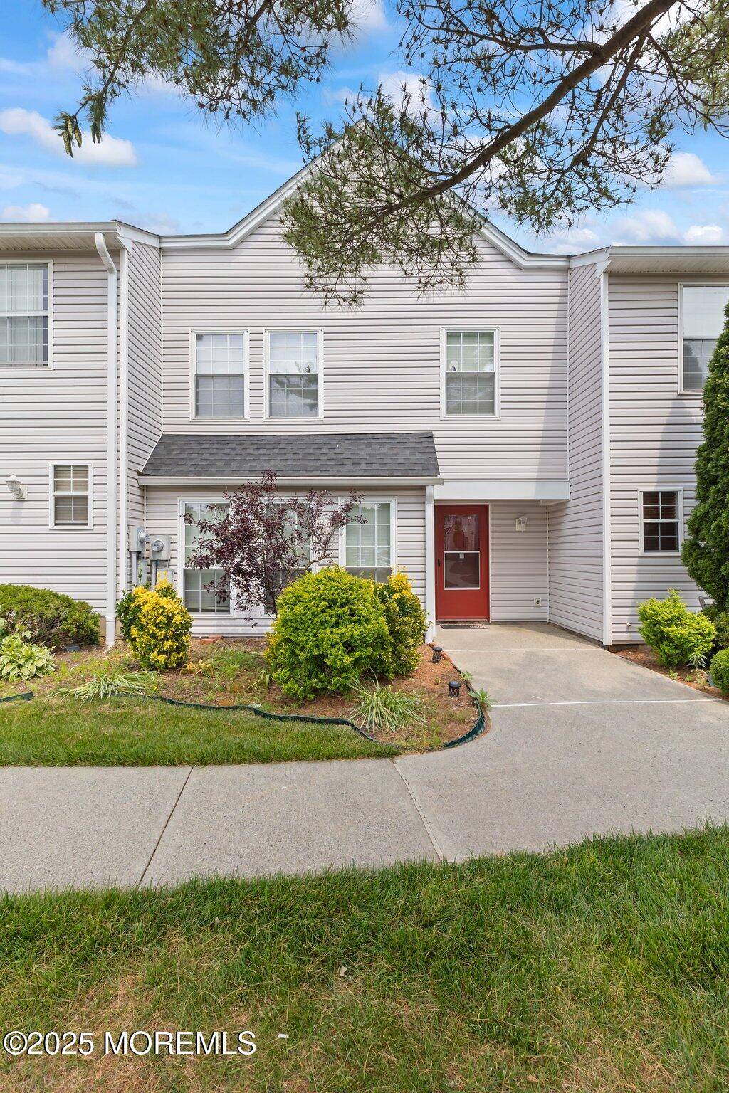 Morganville, NJ 07751,216 Franklin Place