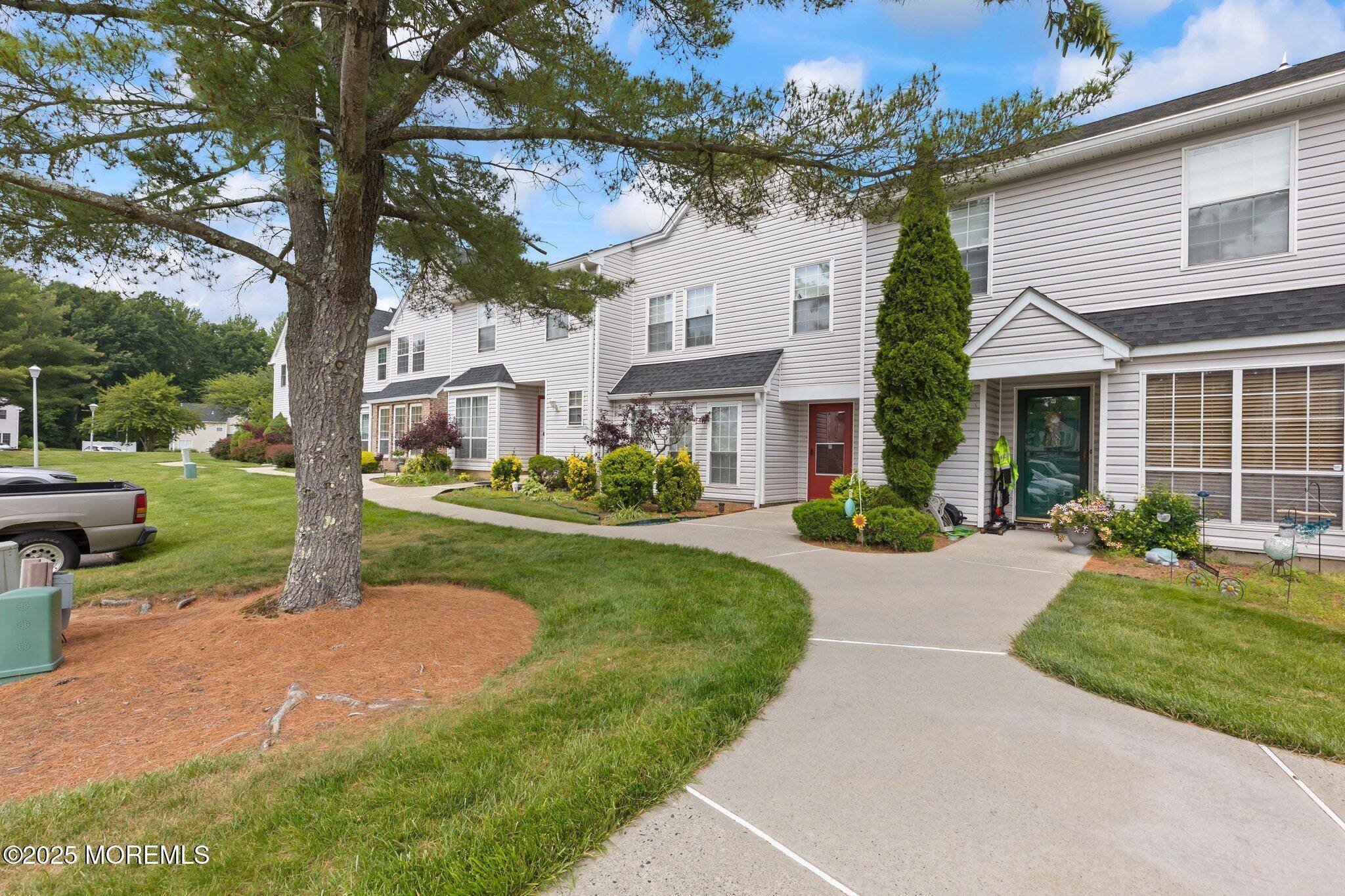 Morganville, NJ 07751,216 Franklin Place