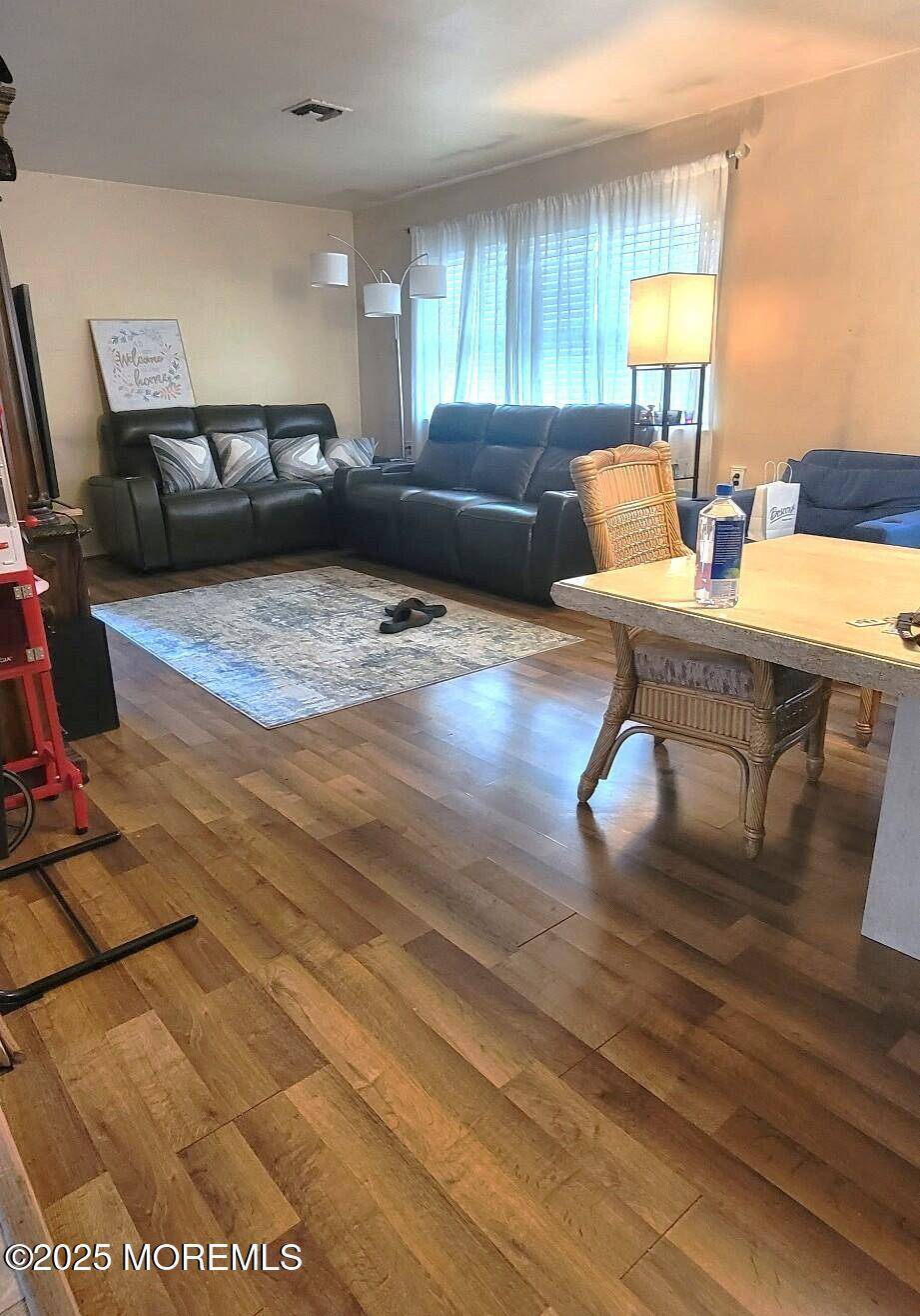 Toms River, NJ 08757,339 Curacao Street
