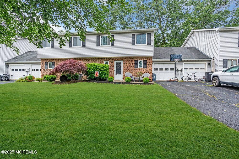 Howell, NJ 07731,2 Elizabeth Court
