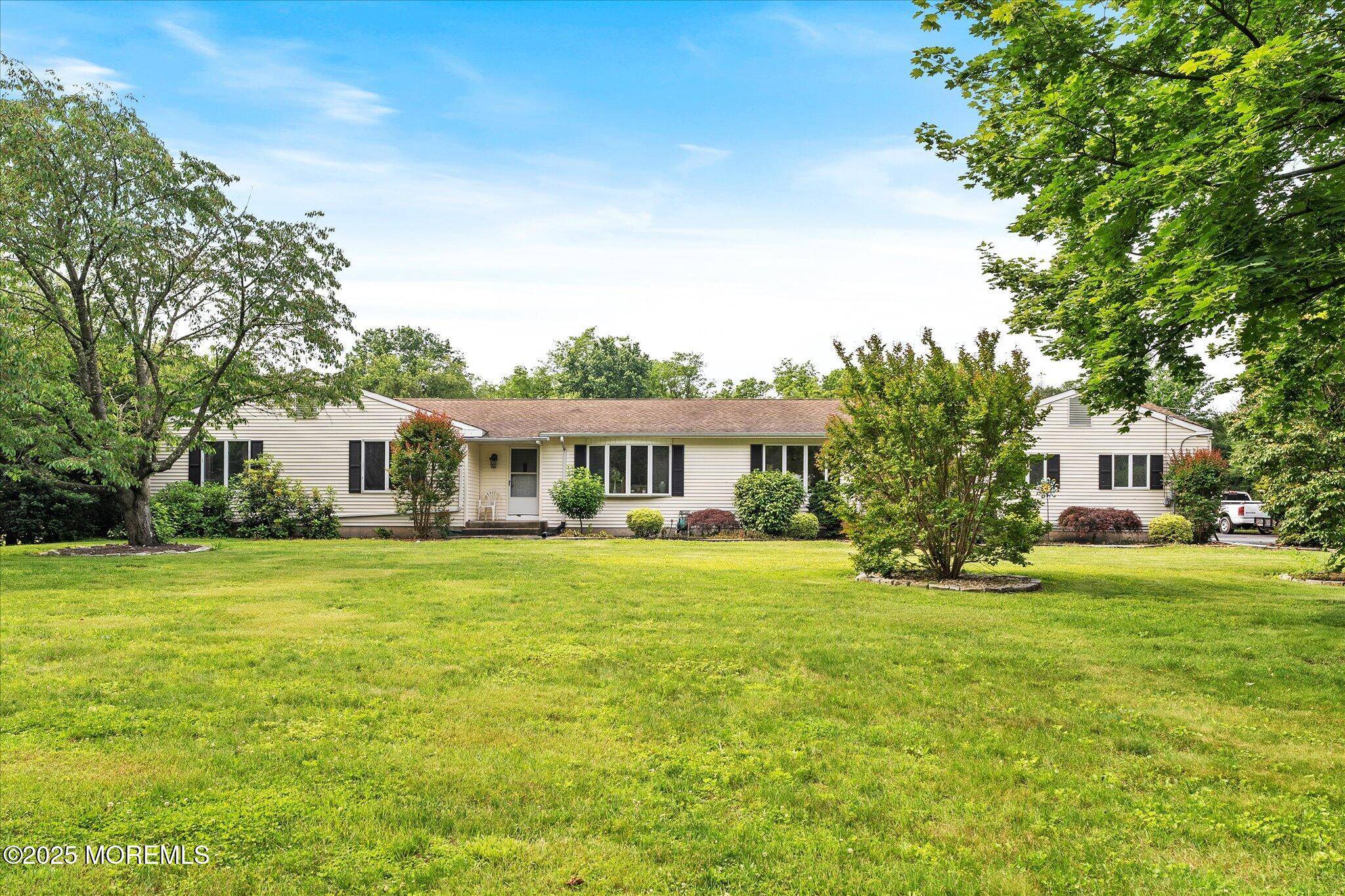 East Windsor, NJ 08520,740 Windsor Perrineville Road