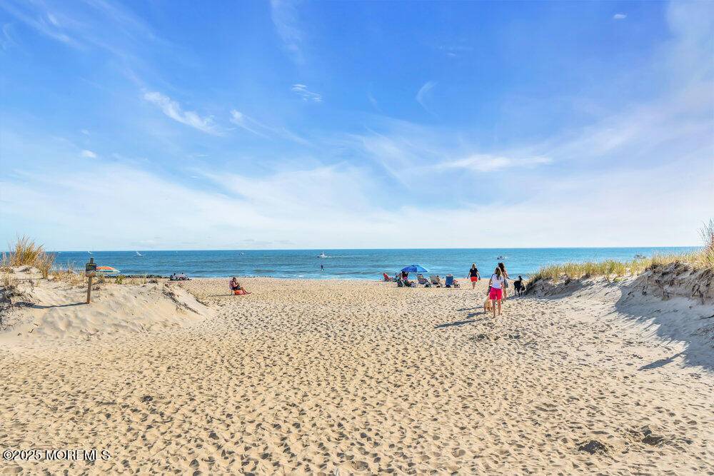 Sea Girt, NJ 08750,800 Fourth Avenue
