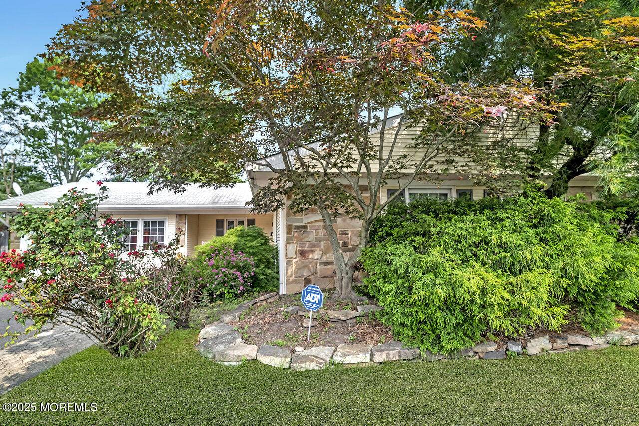 Matawan, NJ 07747,153 Lloyd Road