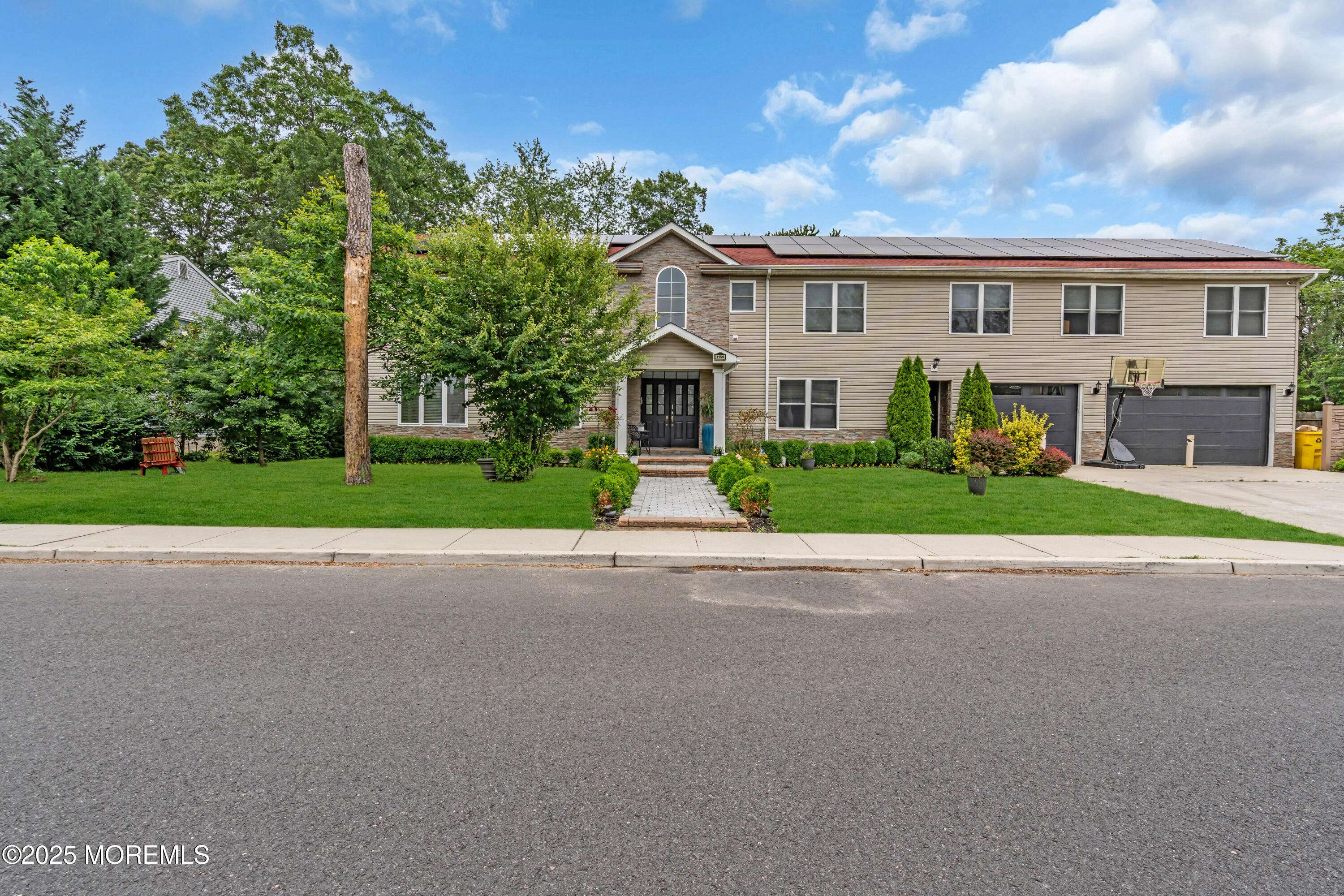 Lakewood, NJ 08701,1159 County Line Road E