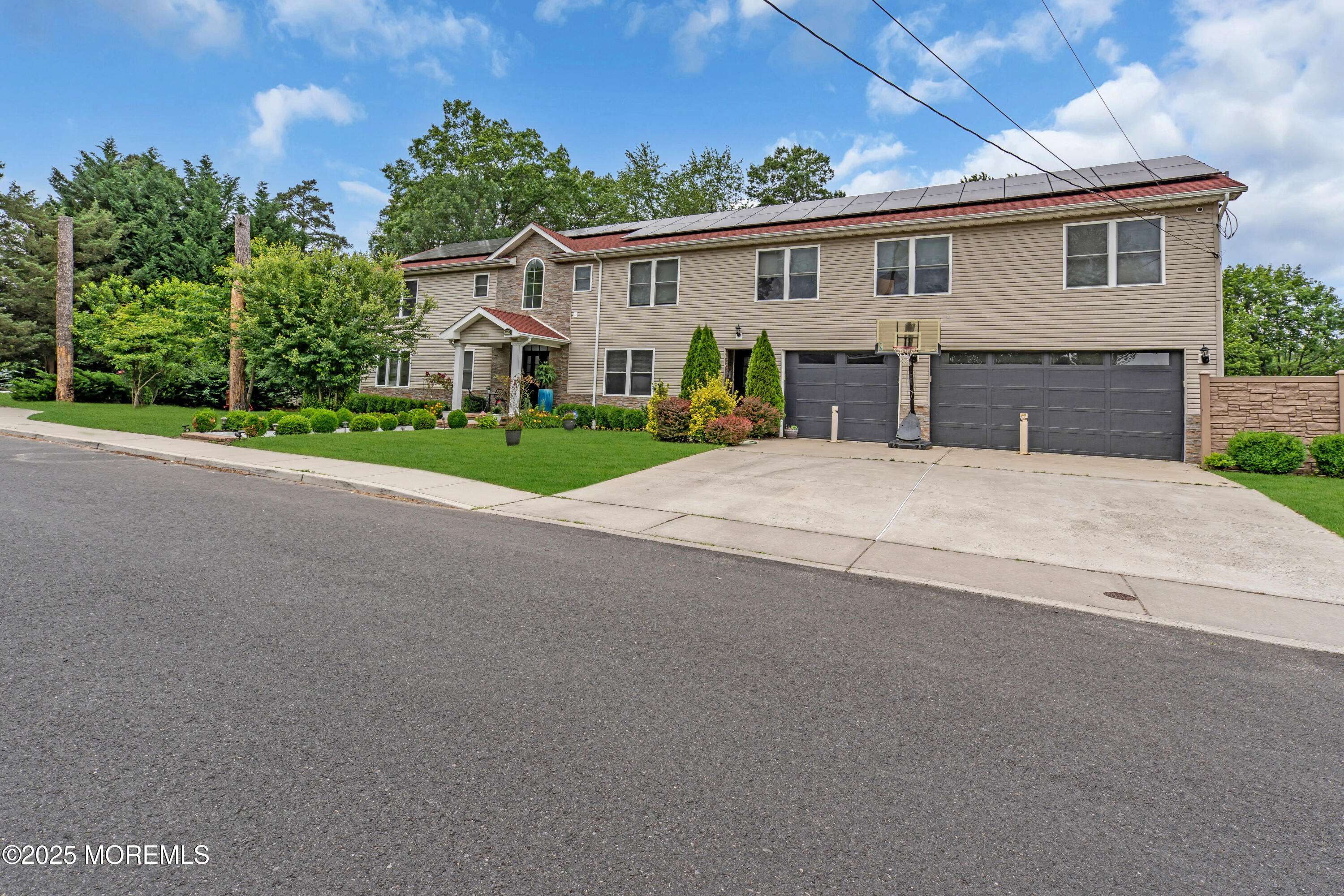 Lakewood, NJ 08701,1159 County Line Road E