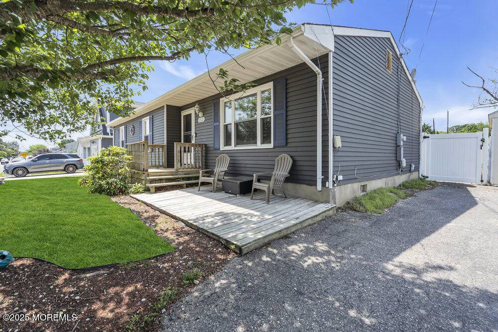 Beachwood, NJ 08722,1332 Longboat Avenue