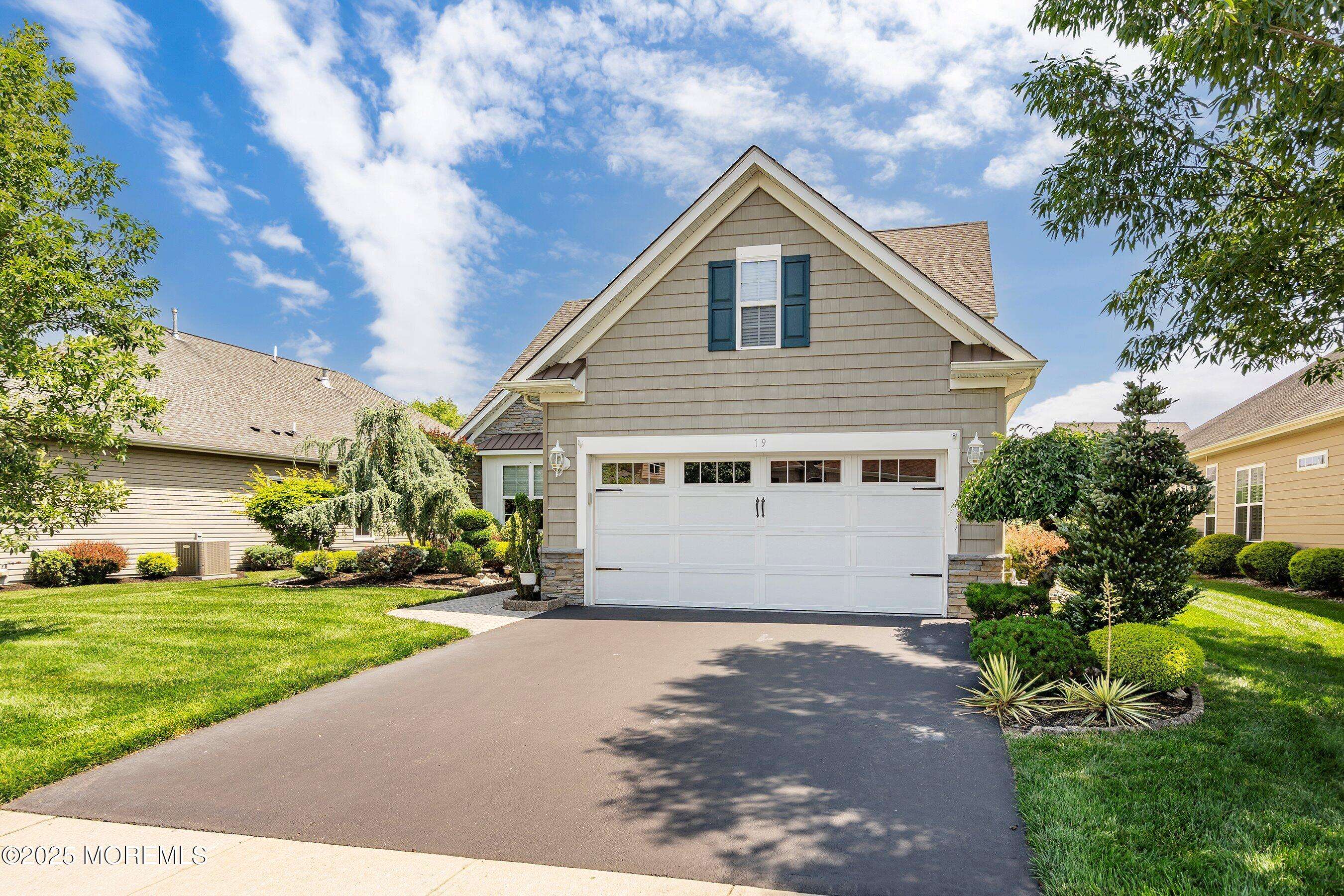 Farmingdale, NJ 07727,19 E Francesa Court