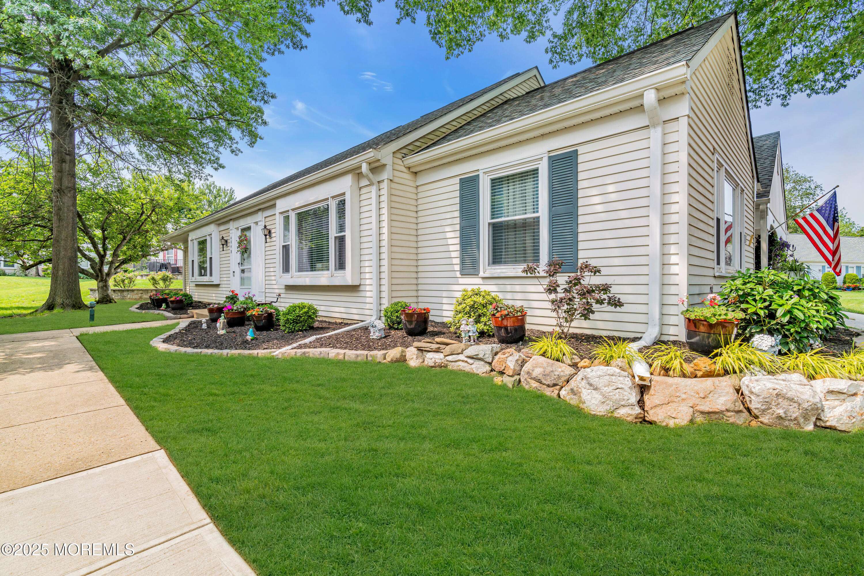 Monroe, NJ 08831,404 Newport Way