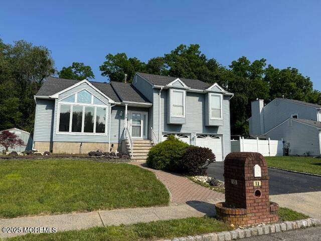 Howell, NJ 07731,13 Heritage Drive