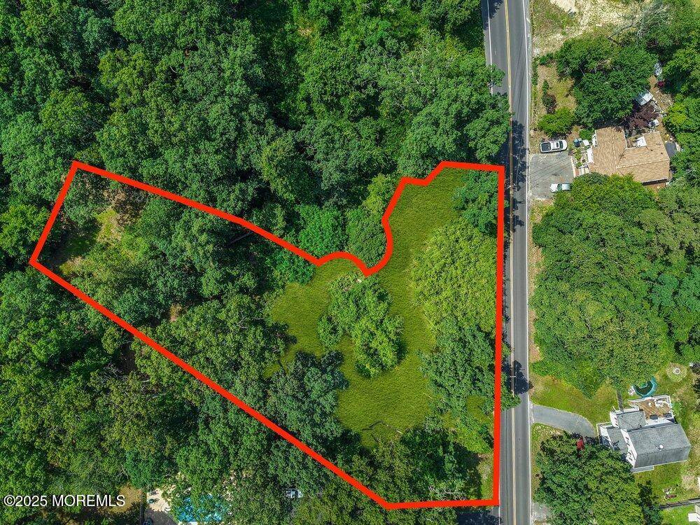 Howell, NJ 07731,222 Lanes Pond Road