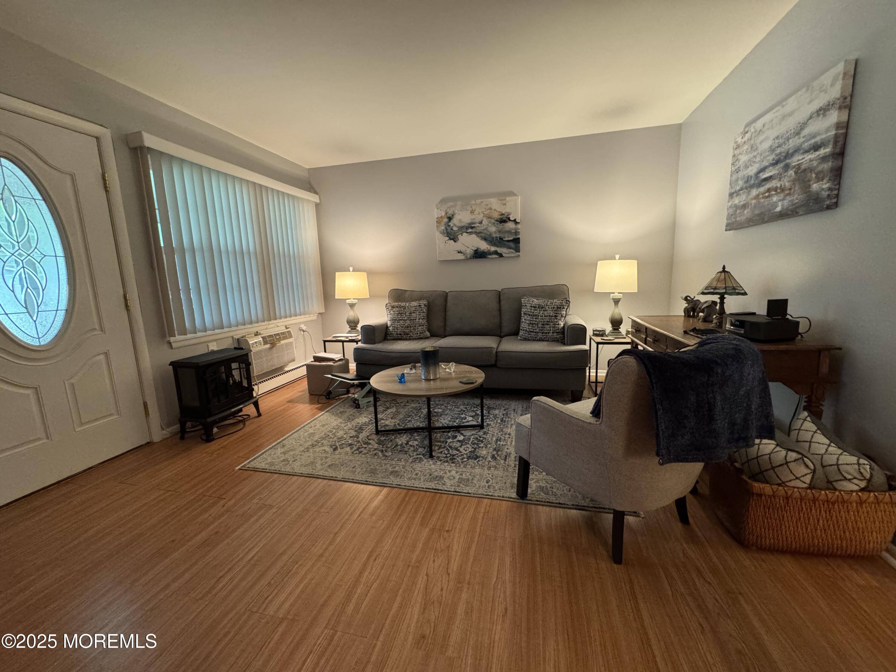 Lakewood, NJ 08701,472 Thornbury Court