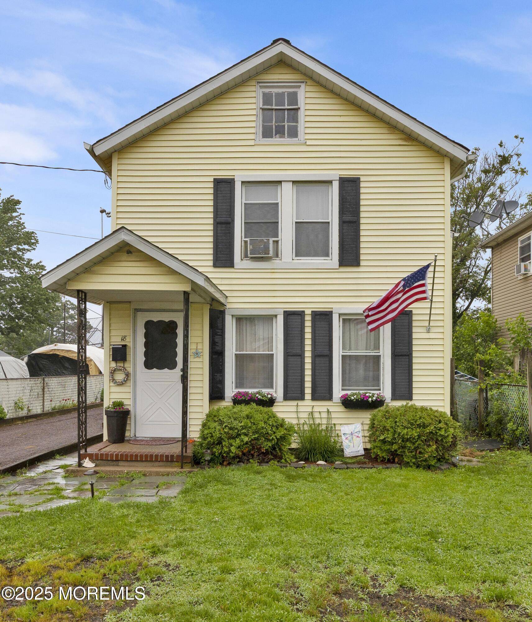 Keyport, NJ 07735,18 Pine Street