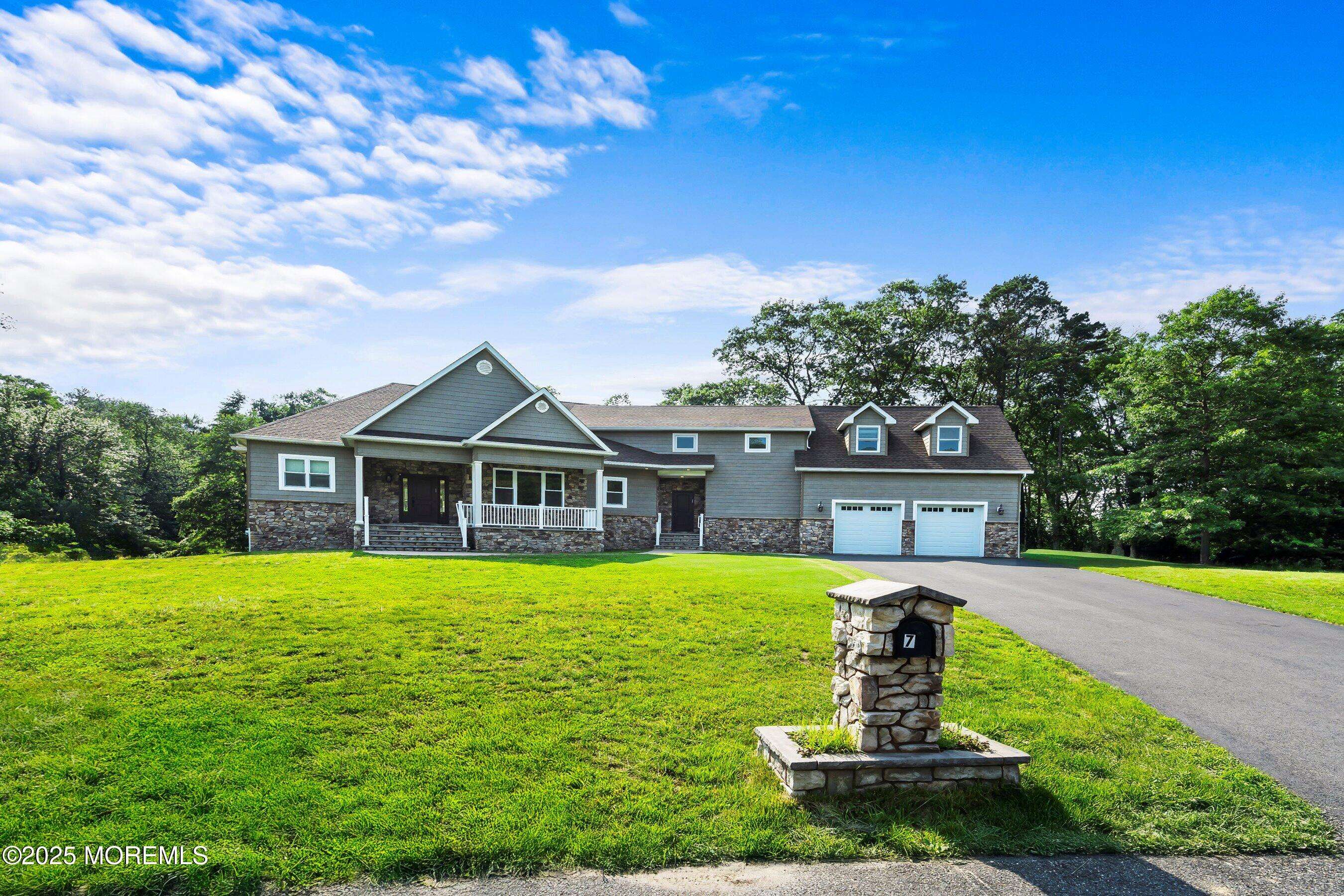 Howell, NJ 07731,7 Rodeo Court