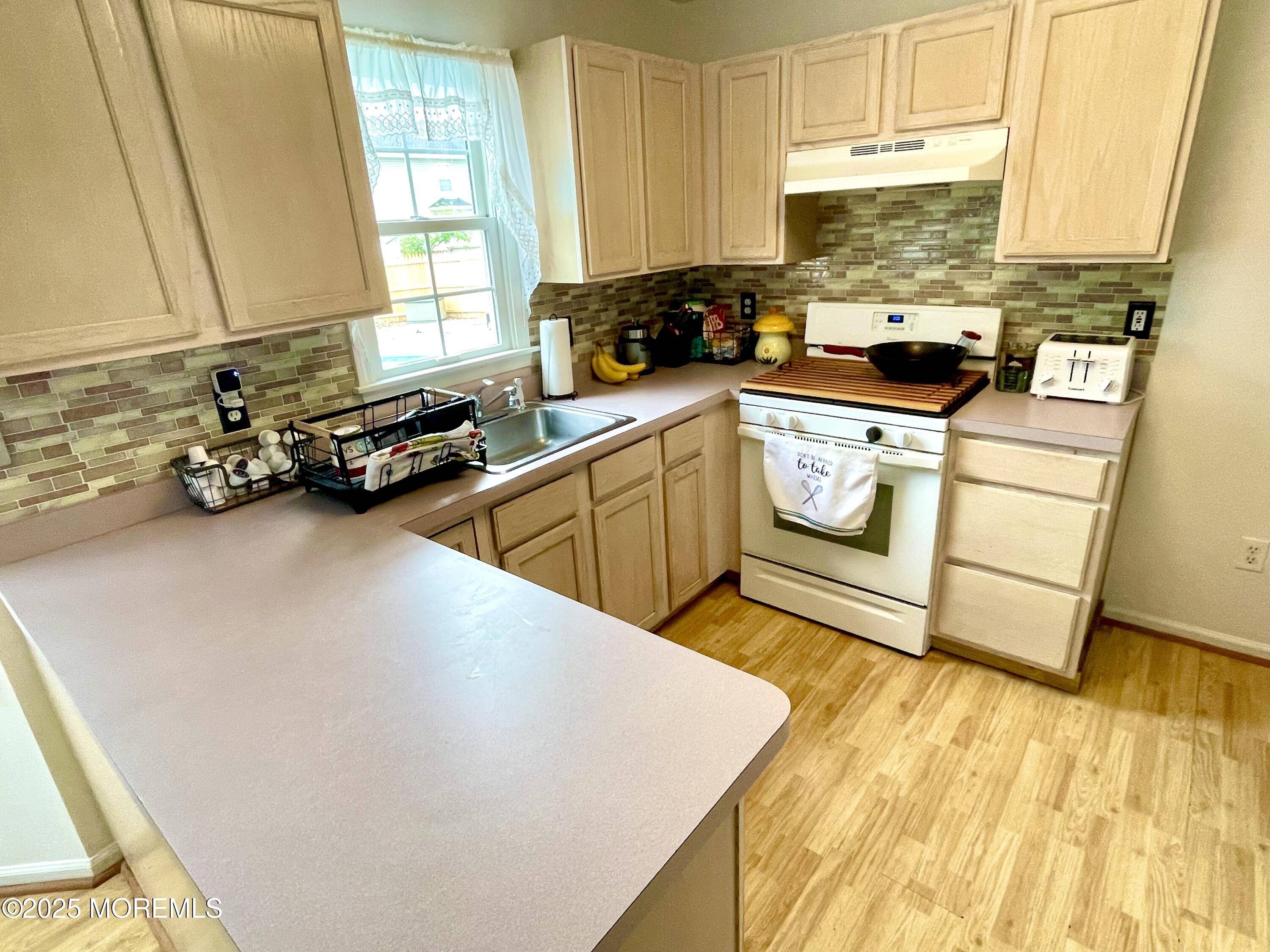 Manahawkin, NJ 08050,229 Stern Avenue