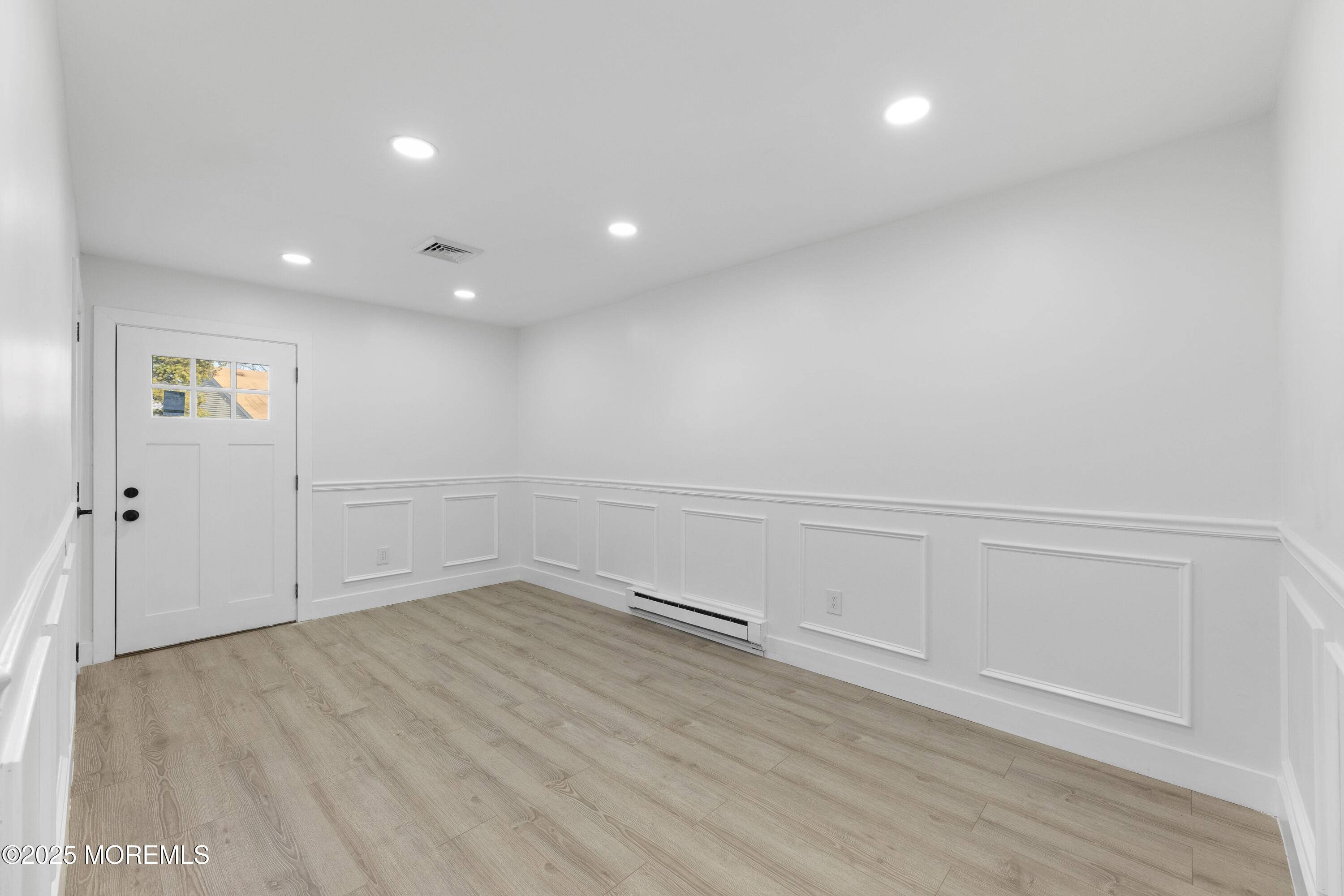 Freehold, NJ 07728,164 Cours De Clemenceau #E