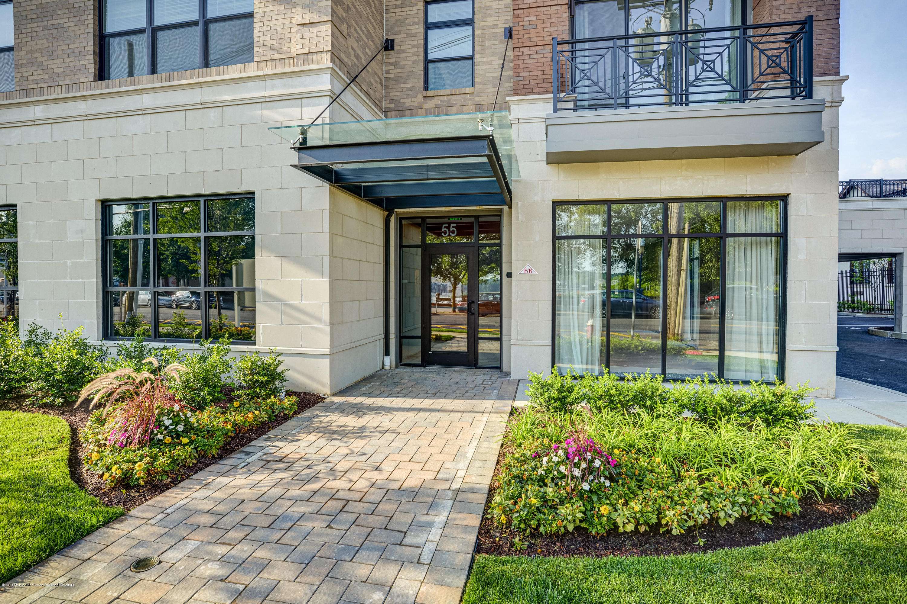Red Bank, NJ 07701,55 W Front Street #408