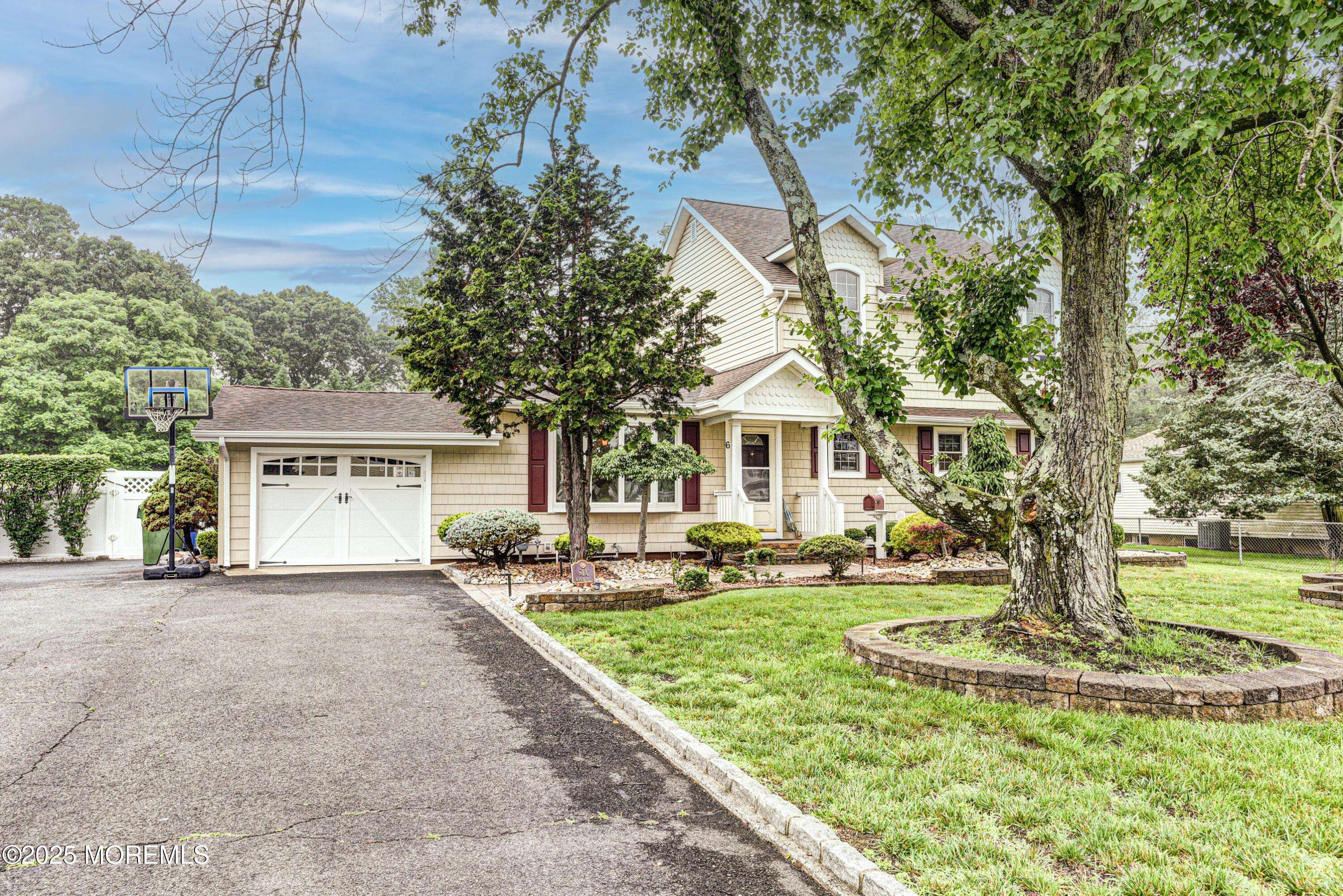 Eatontown, NJ 07724,6 Bernad Street