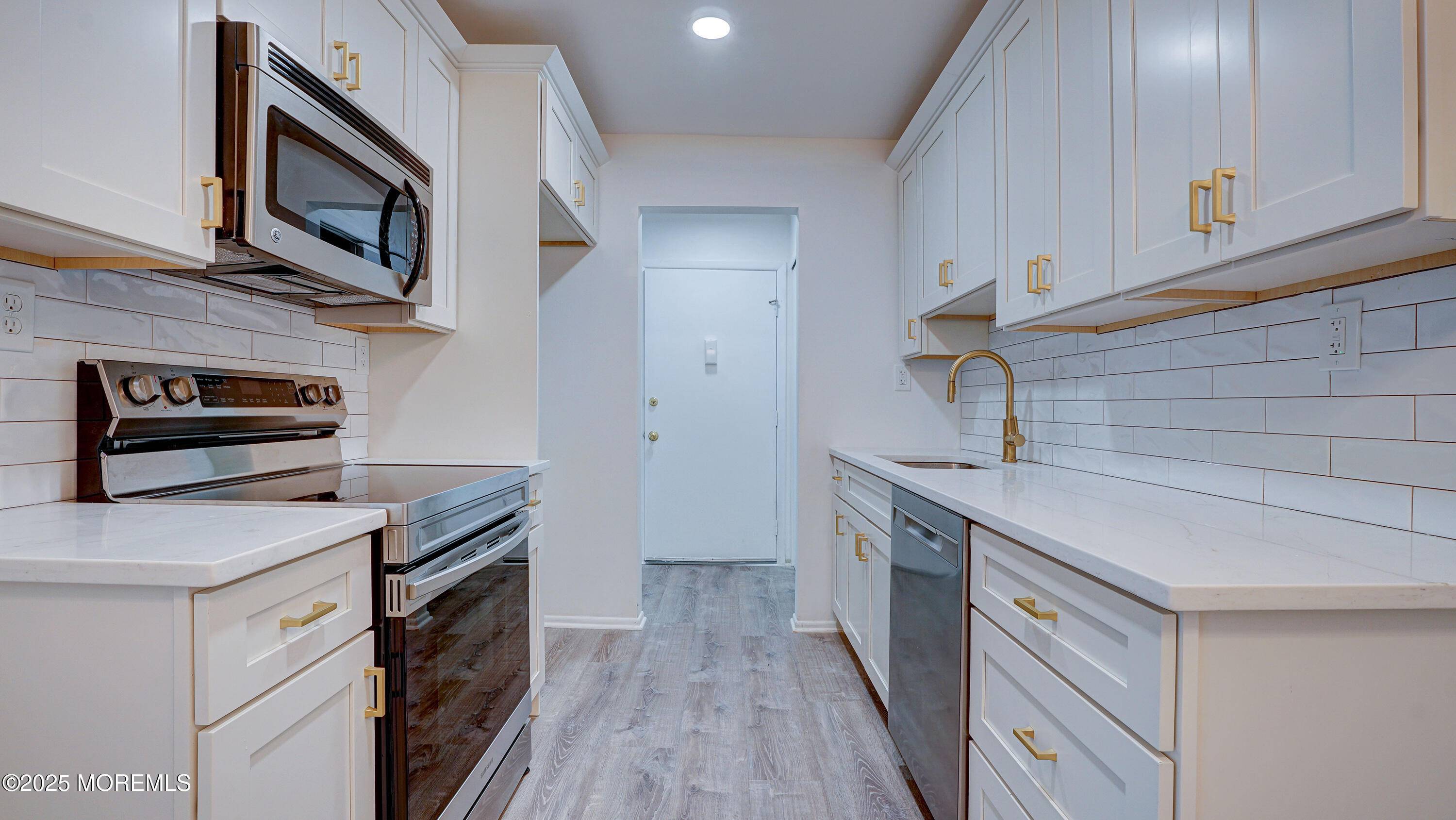 Manalapan, NJ 07726,119 Amberly Drive #E