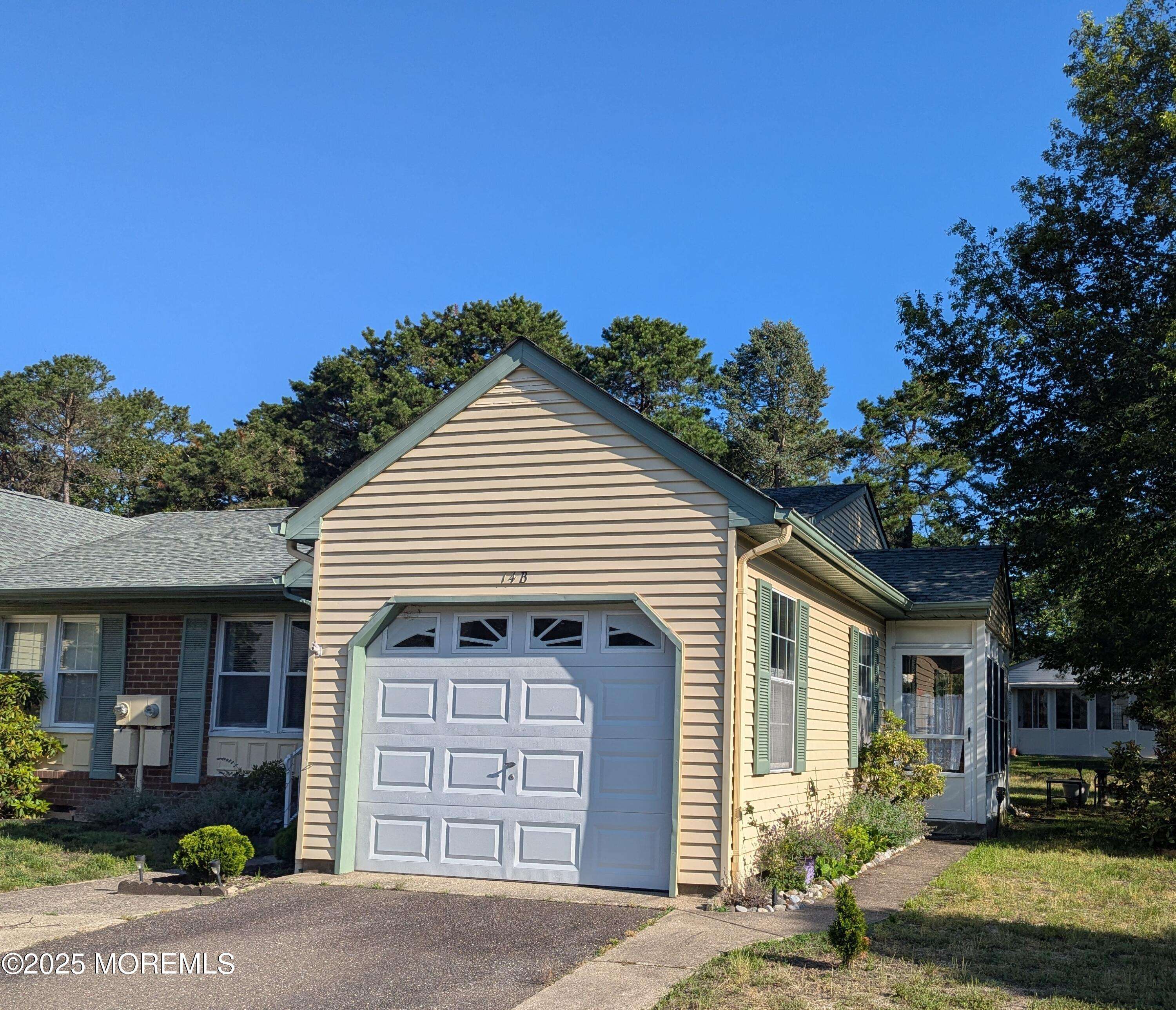 Whiting, NJ 08759,14 Birchwood Drive