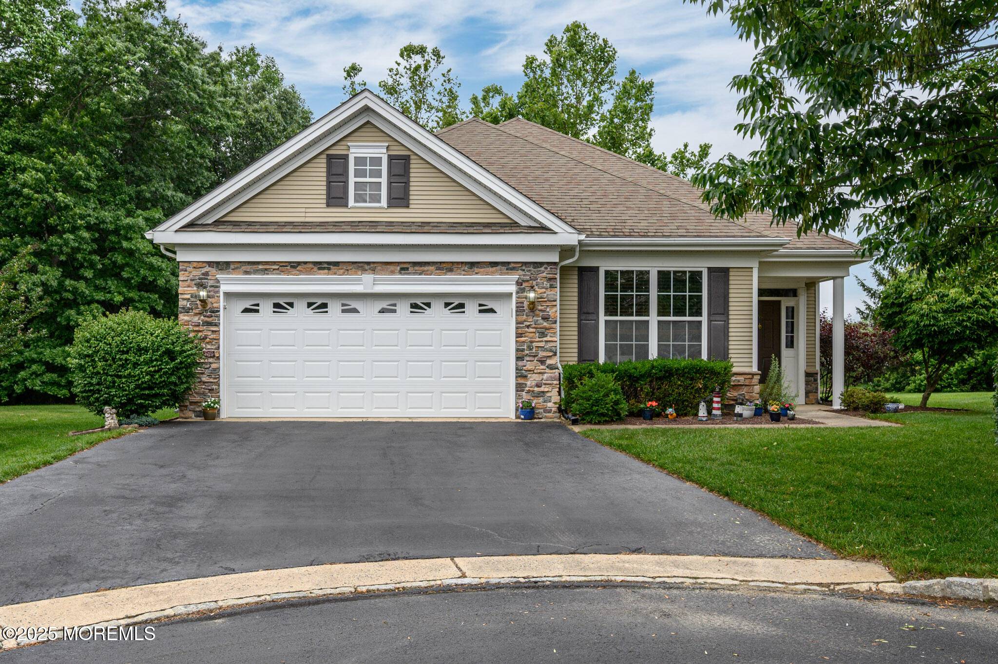 Jackson, NJ 08527,26 Woodstock Court